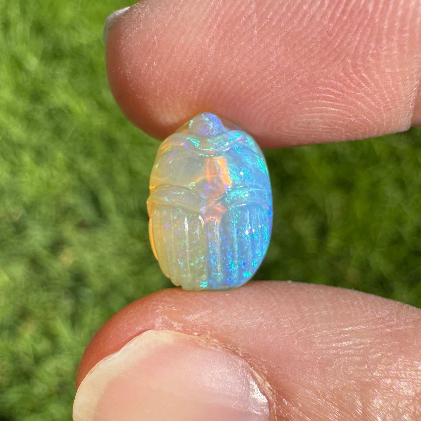 2.98 Ct carved scarab opal
