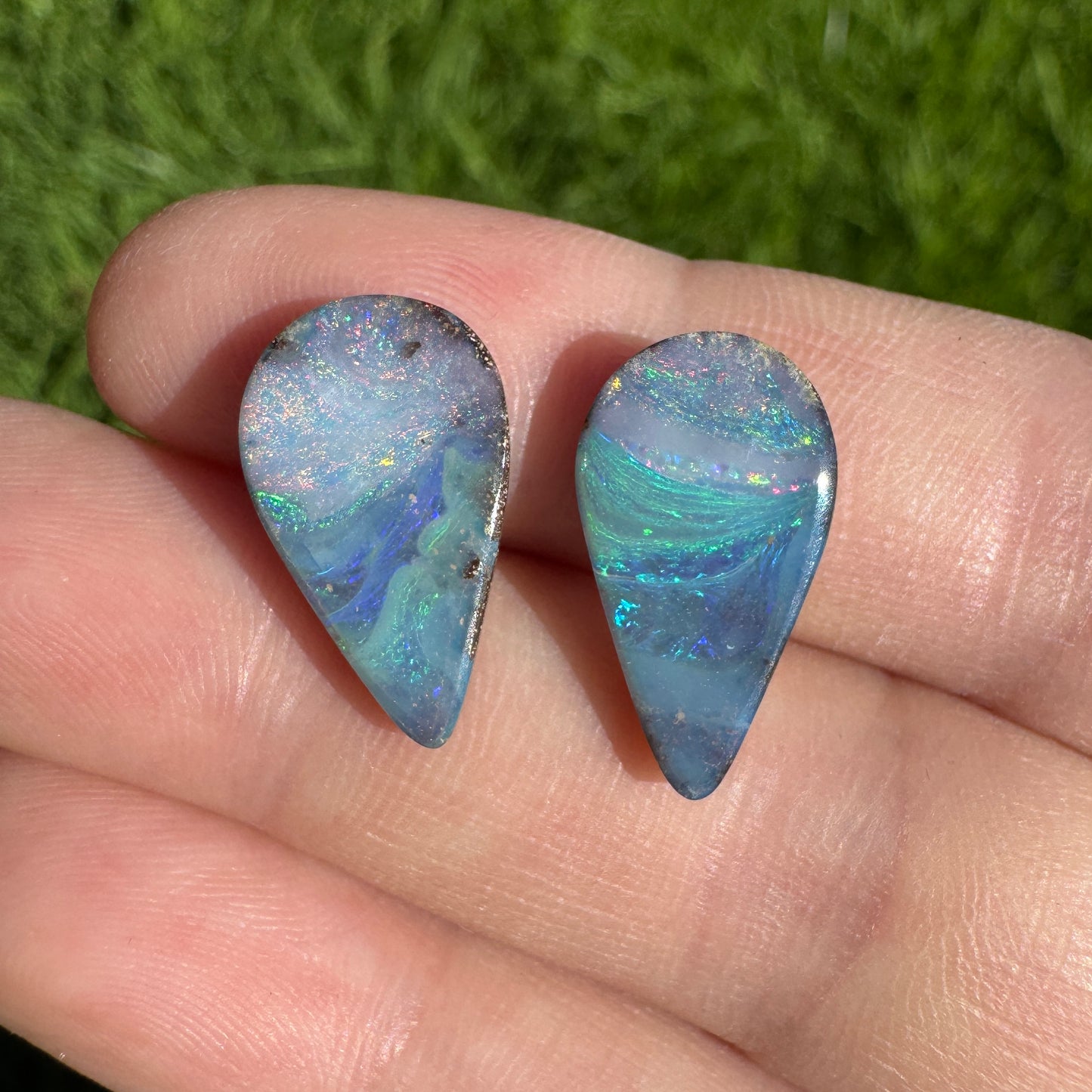 8.84 Ct teardrop boulder opal pair