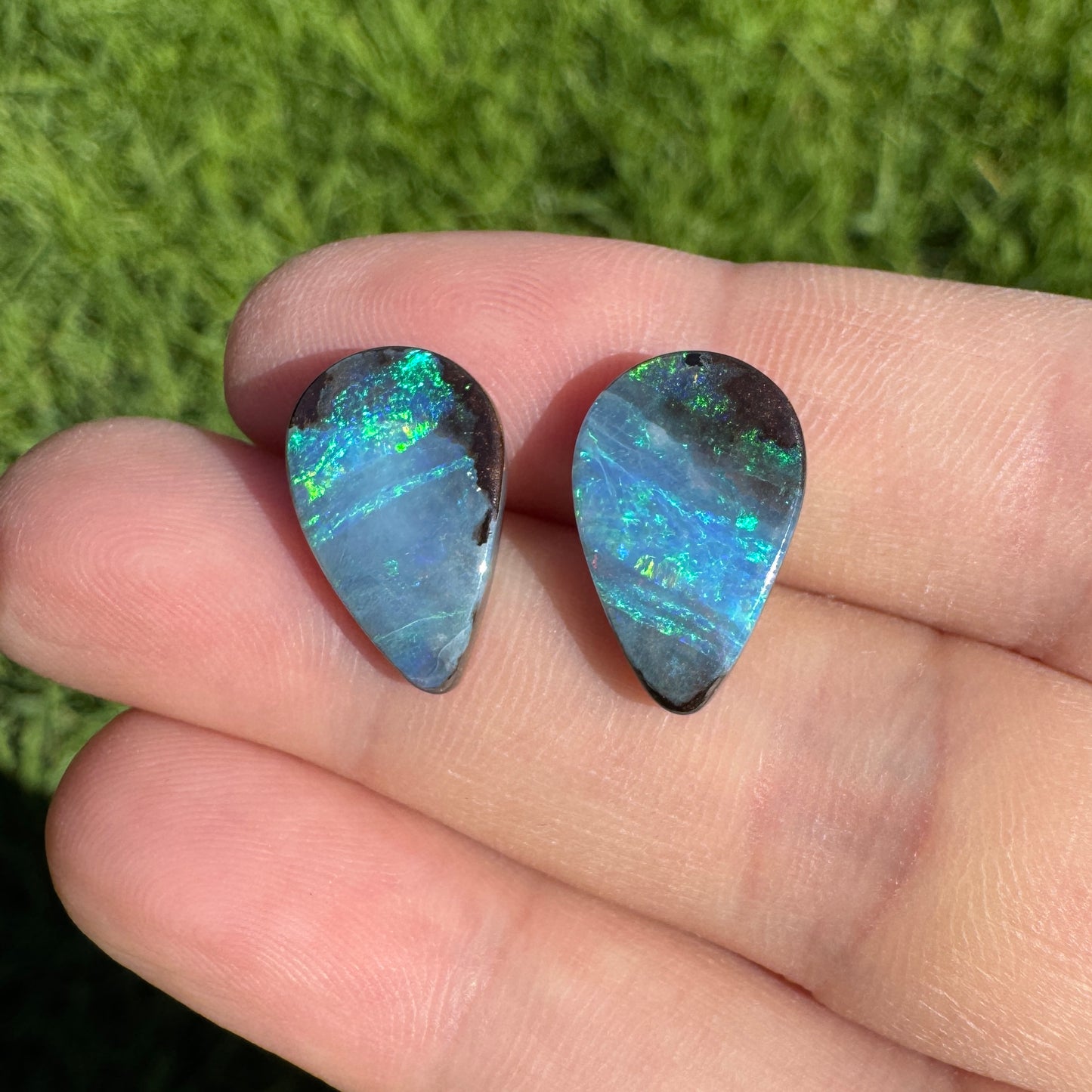 9.78 Ct teardrop boulder opal pair