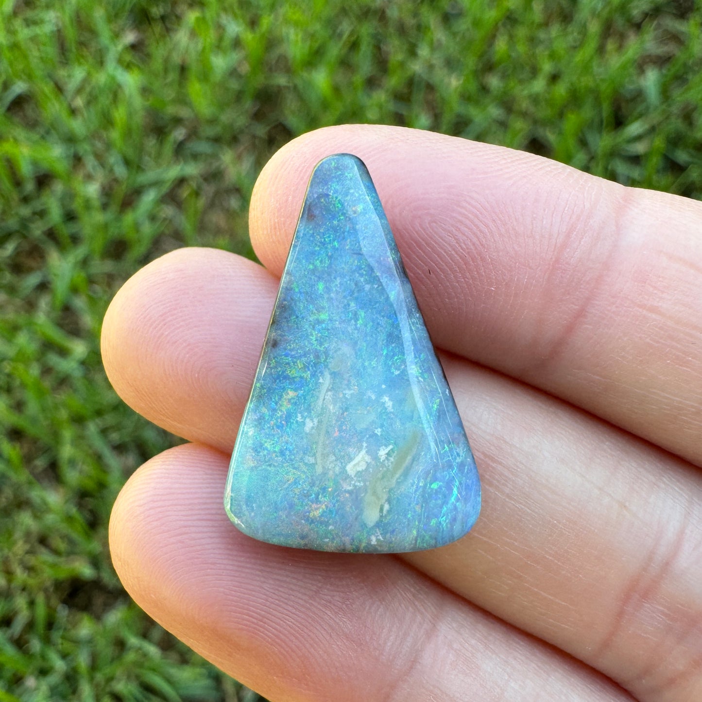 15.60 Ct triangle boulder opal
