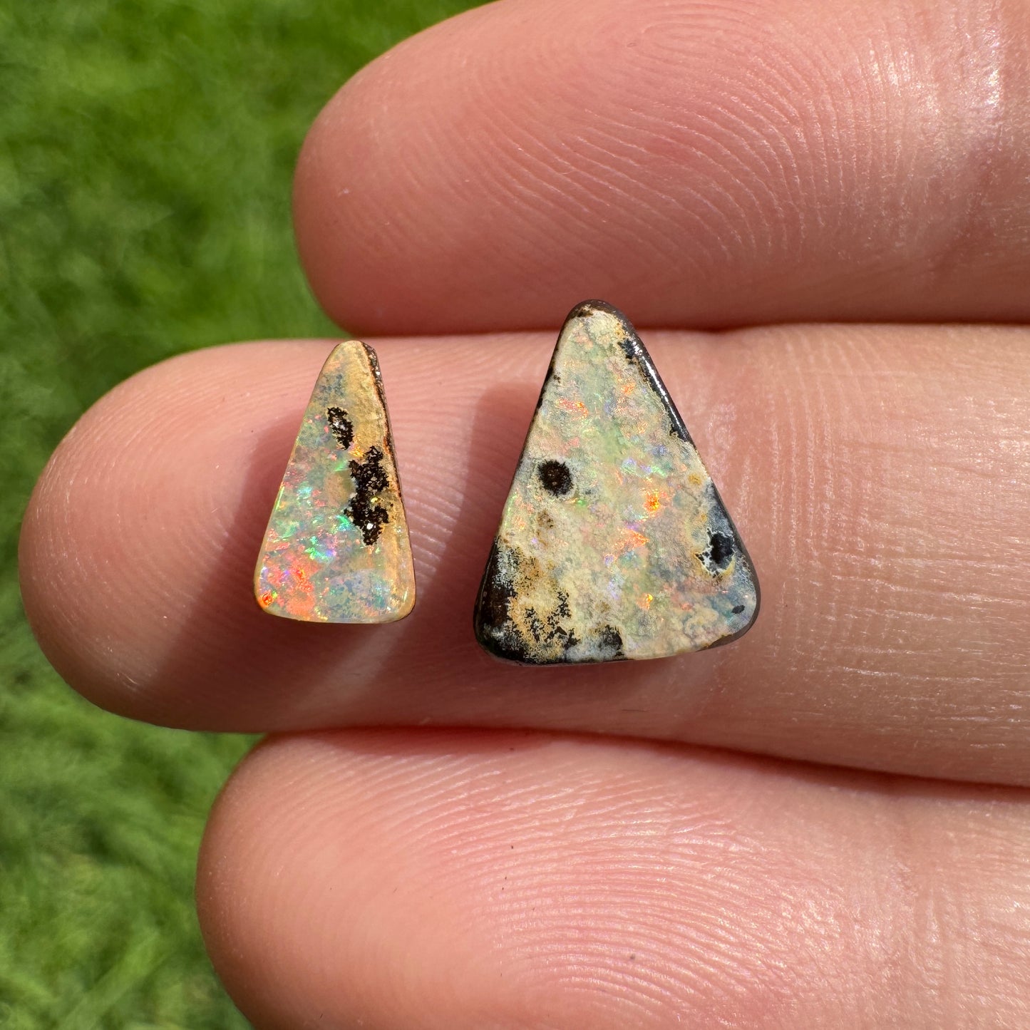 2.65 Ct two piece boulder opal set