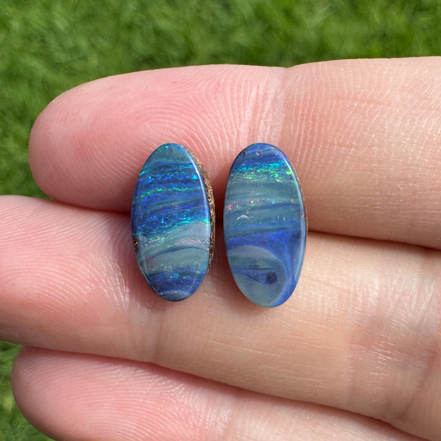 4.58 Ct oval boulder opal pair