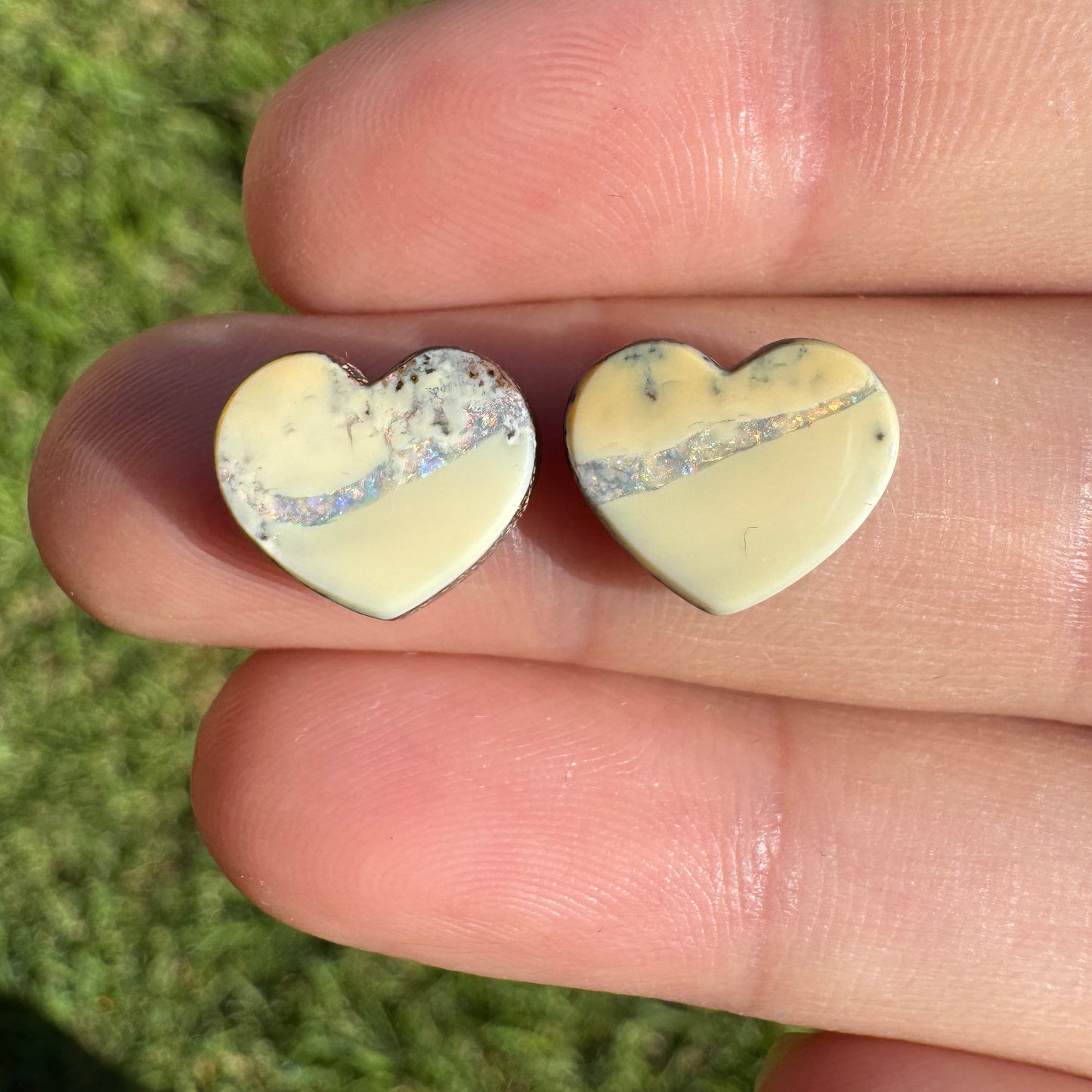 6.29 Ct heart boulder opal pair