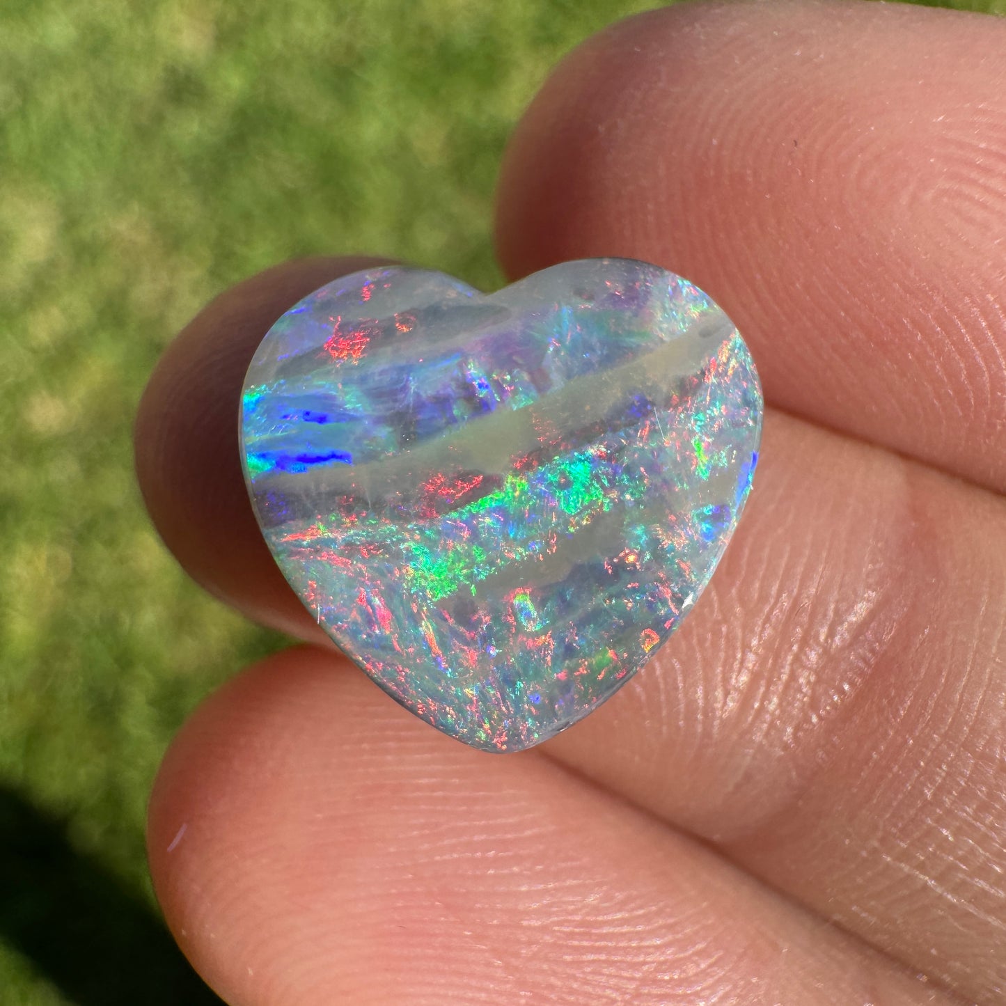 6.56 Ct bright rainbow heart boulder opal