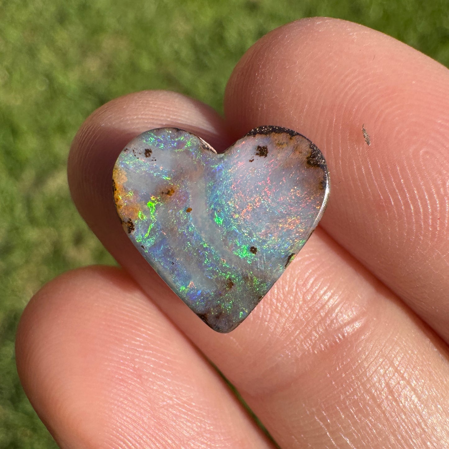 5.27 Ct heart boulder opal