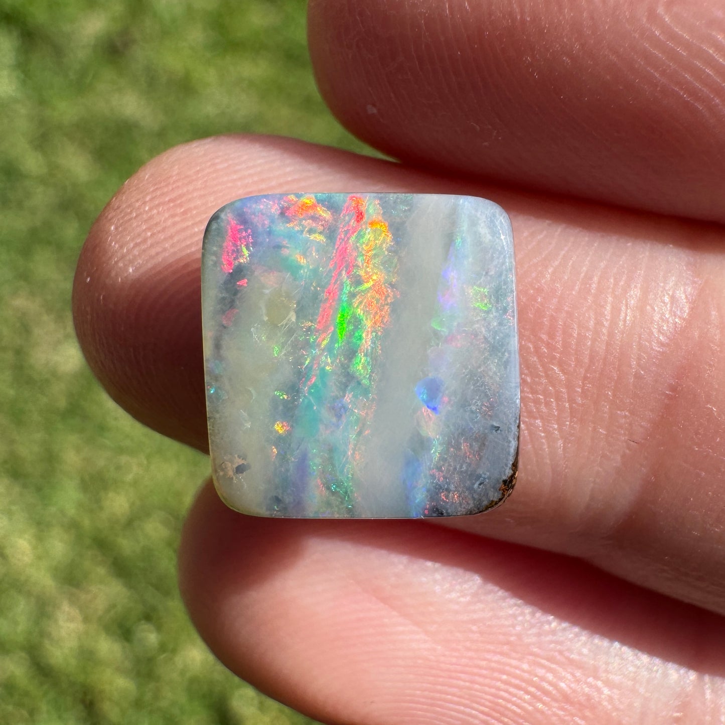 3.70 Ct stripy boulder opal