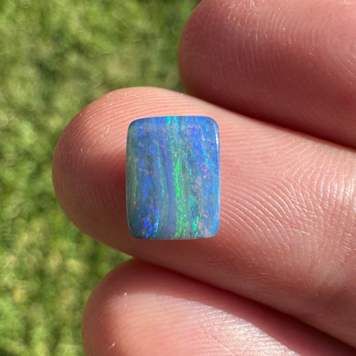 1.46 Ct extra small boulder opal