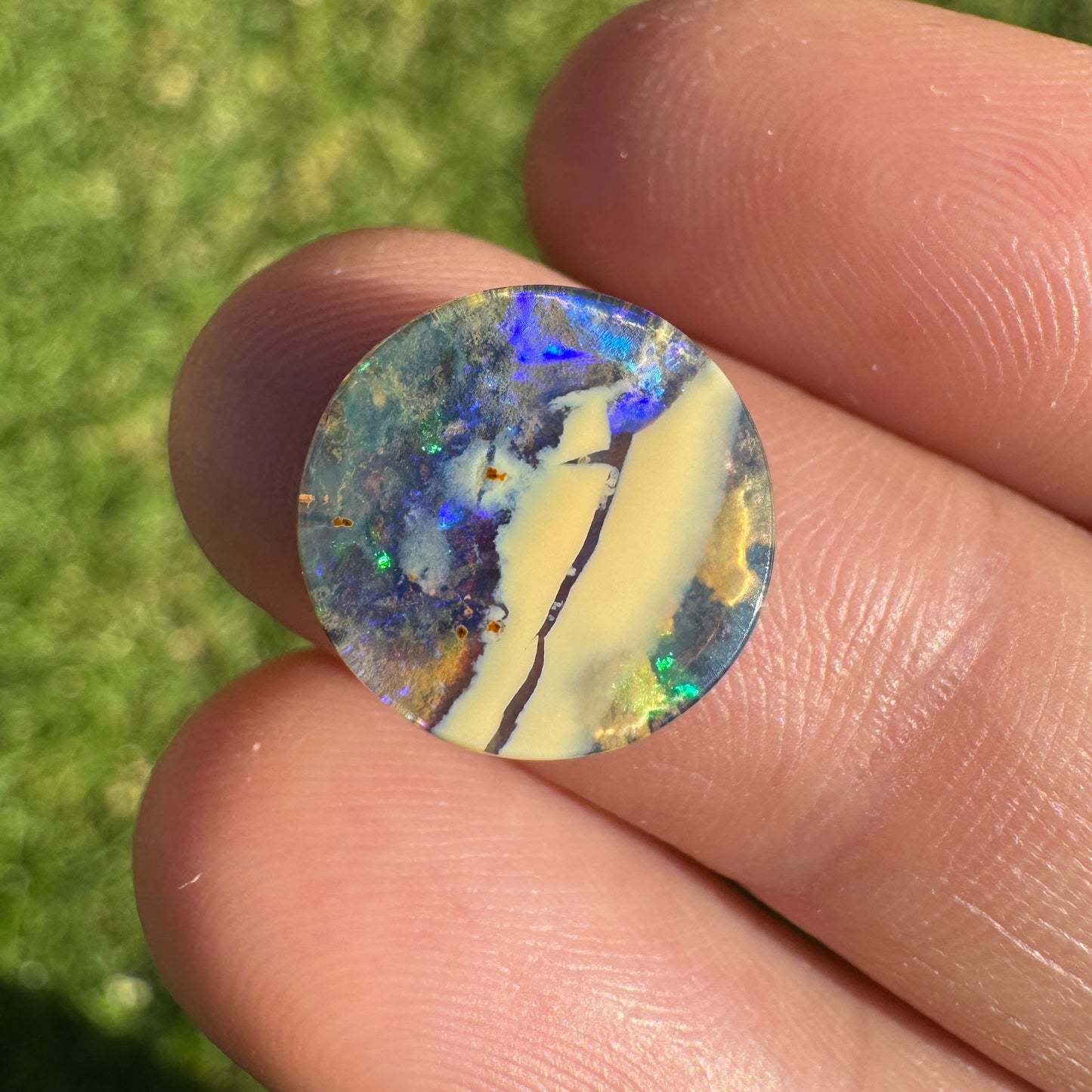 4.38 Ct round boulder opal