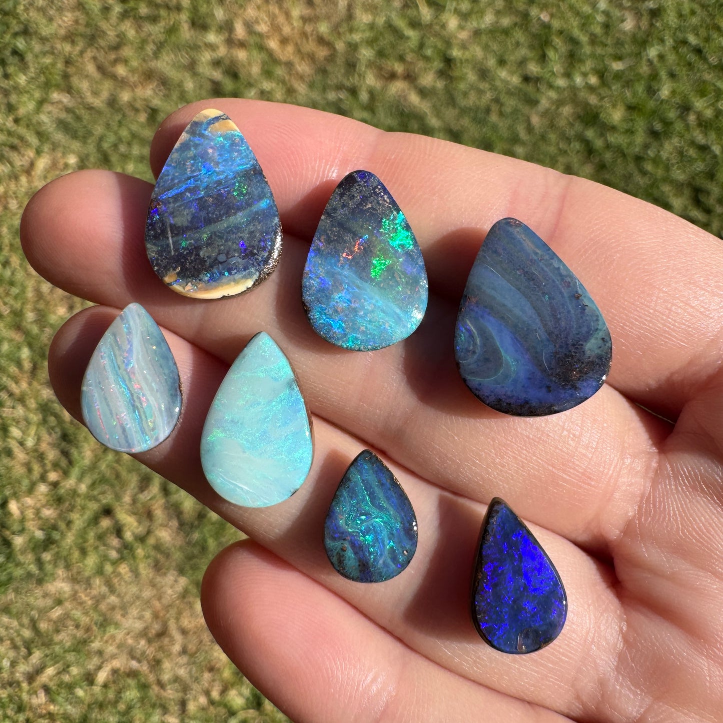 5.09 Ct green-blue teardrop boulder opal