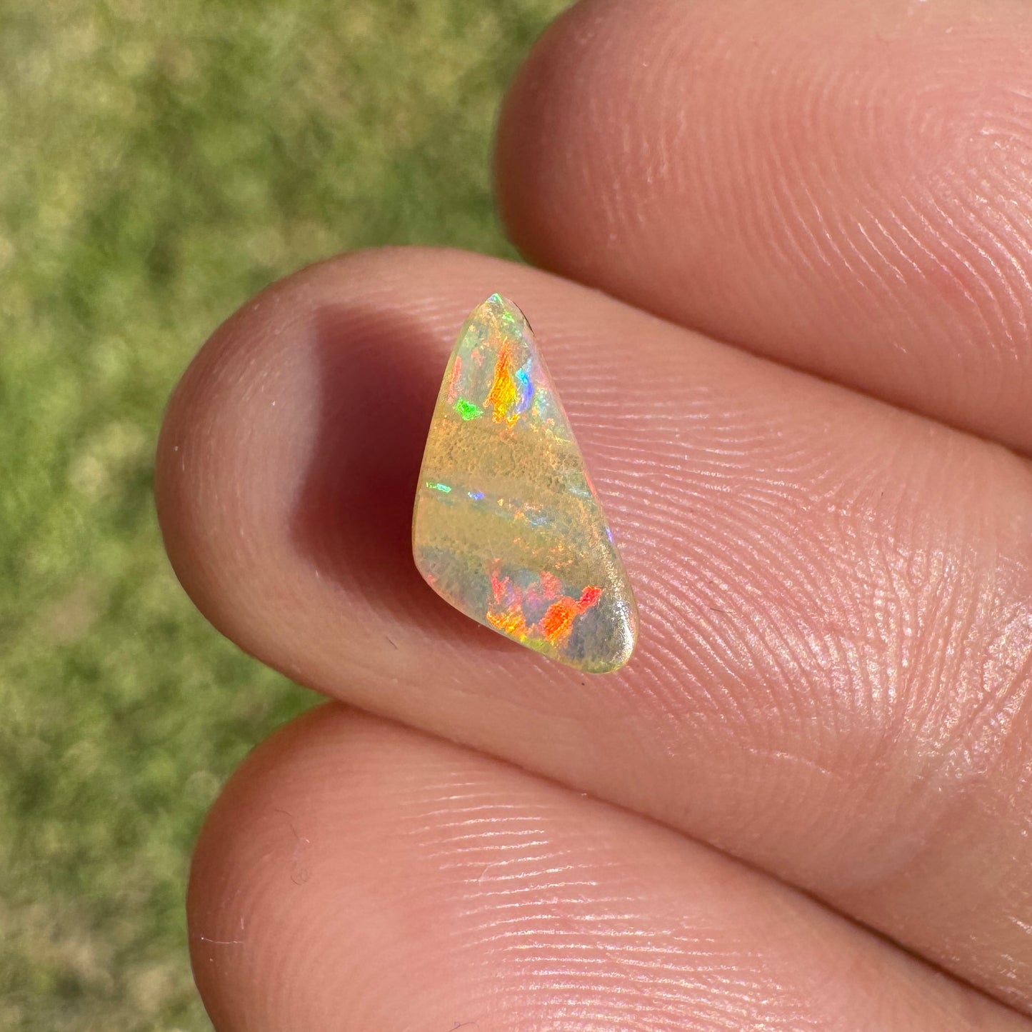 0.80 Ct extra small boulder opal