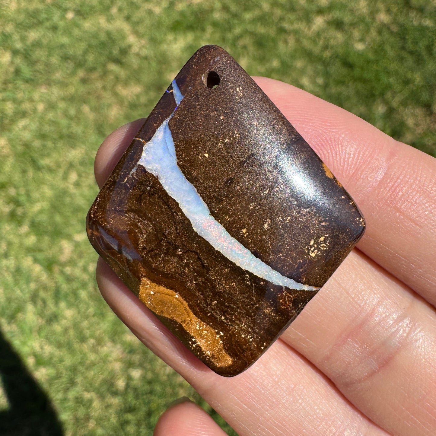 64.99 Cts front-drilled boulder opal