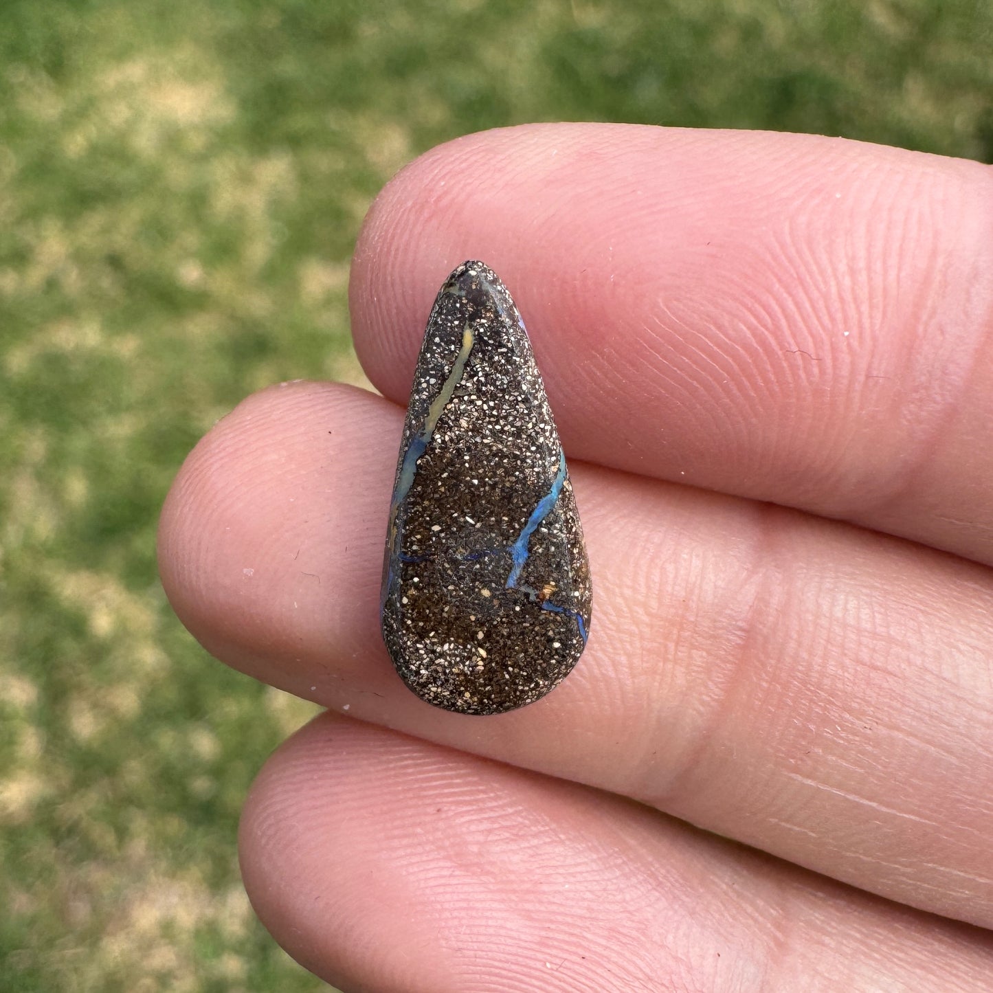2.78 Ct bright blue boulder opal