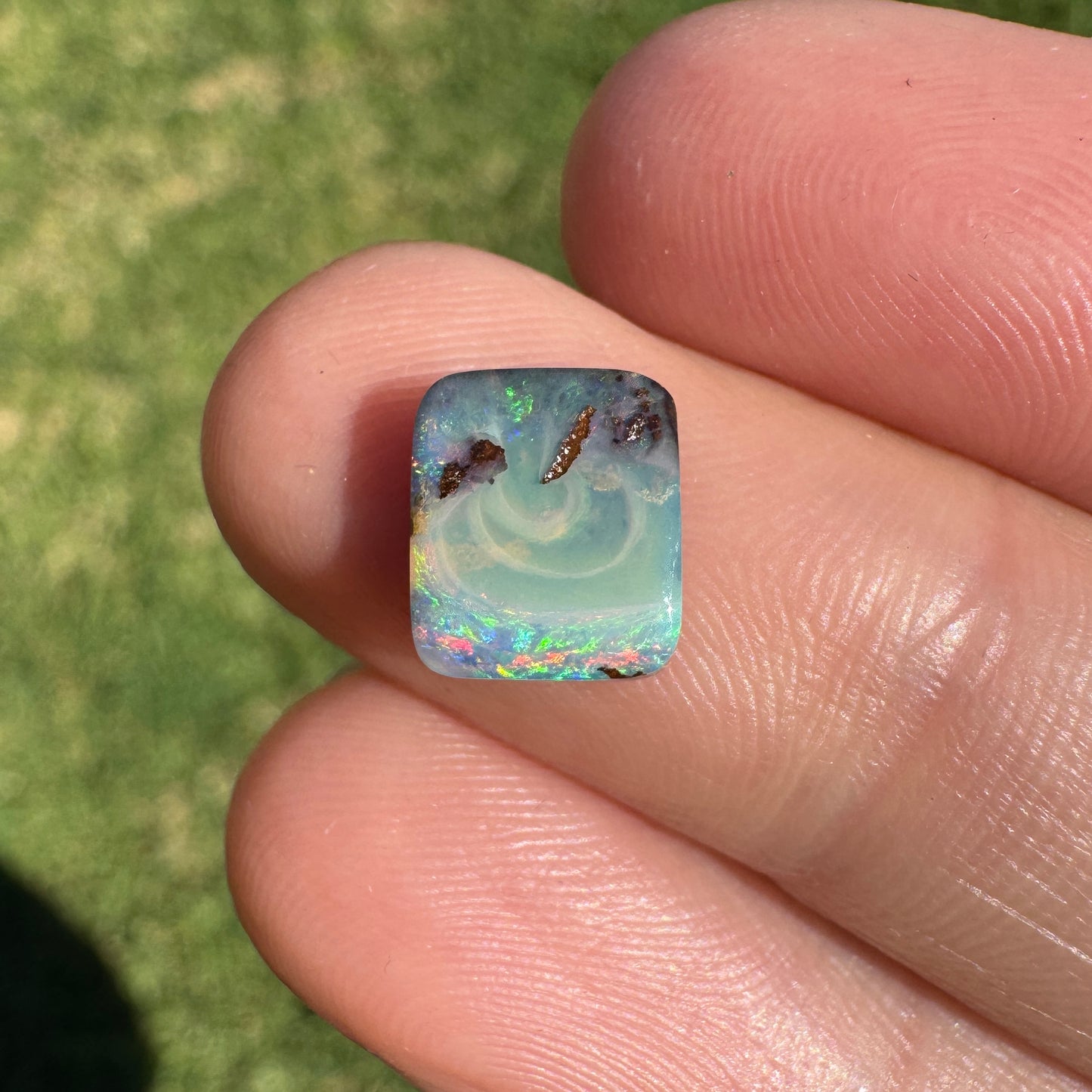 1.89 Ct small boulder opal
