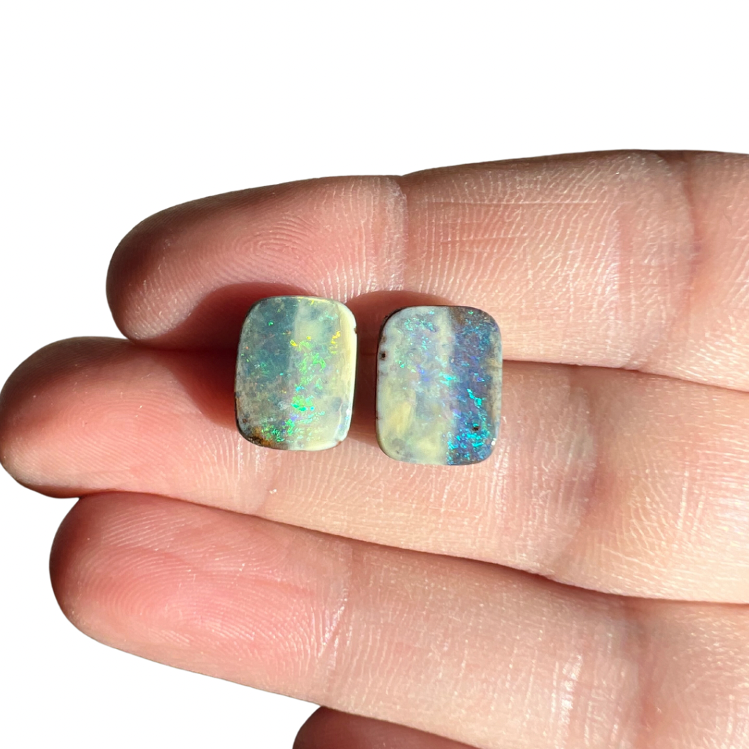 6.75 Ct small boulder opal pair