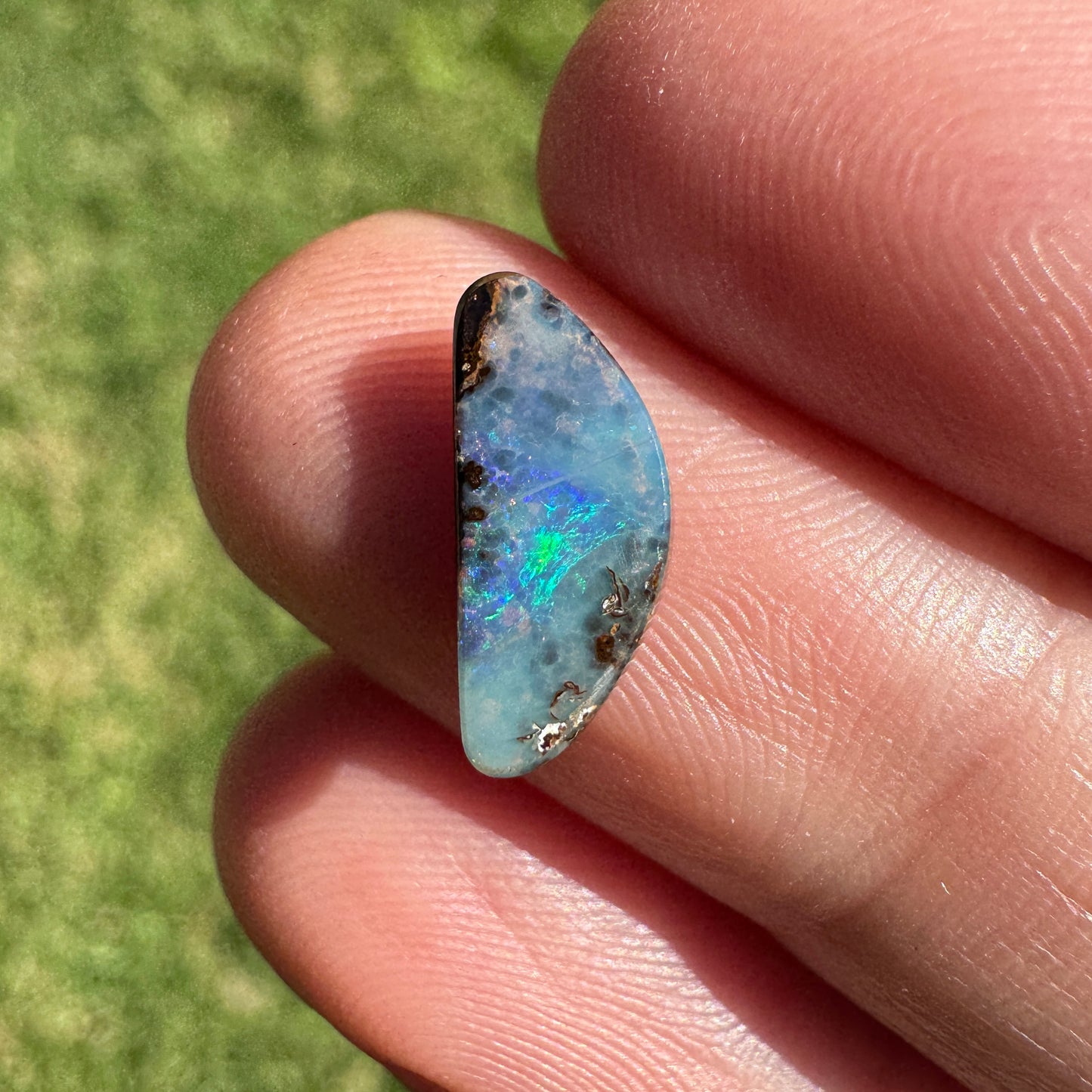 1.65 Ct small boulder opal