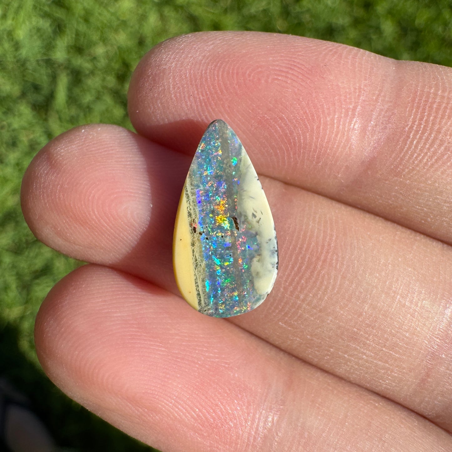 7.78 Ct teardrop boulder opal pair
