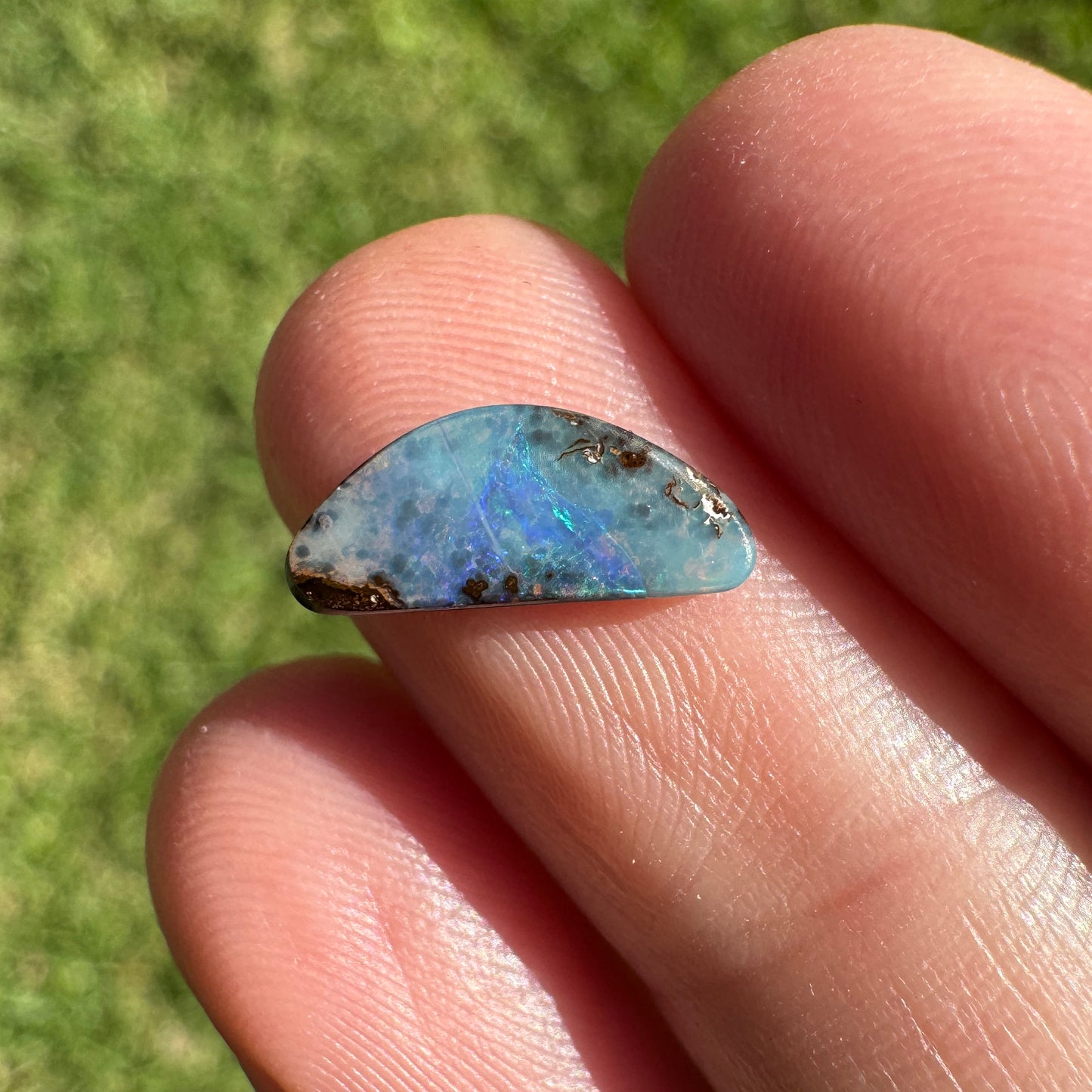 1.65 Ct small boulder opal