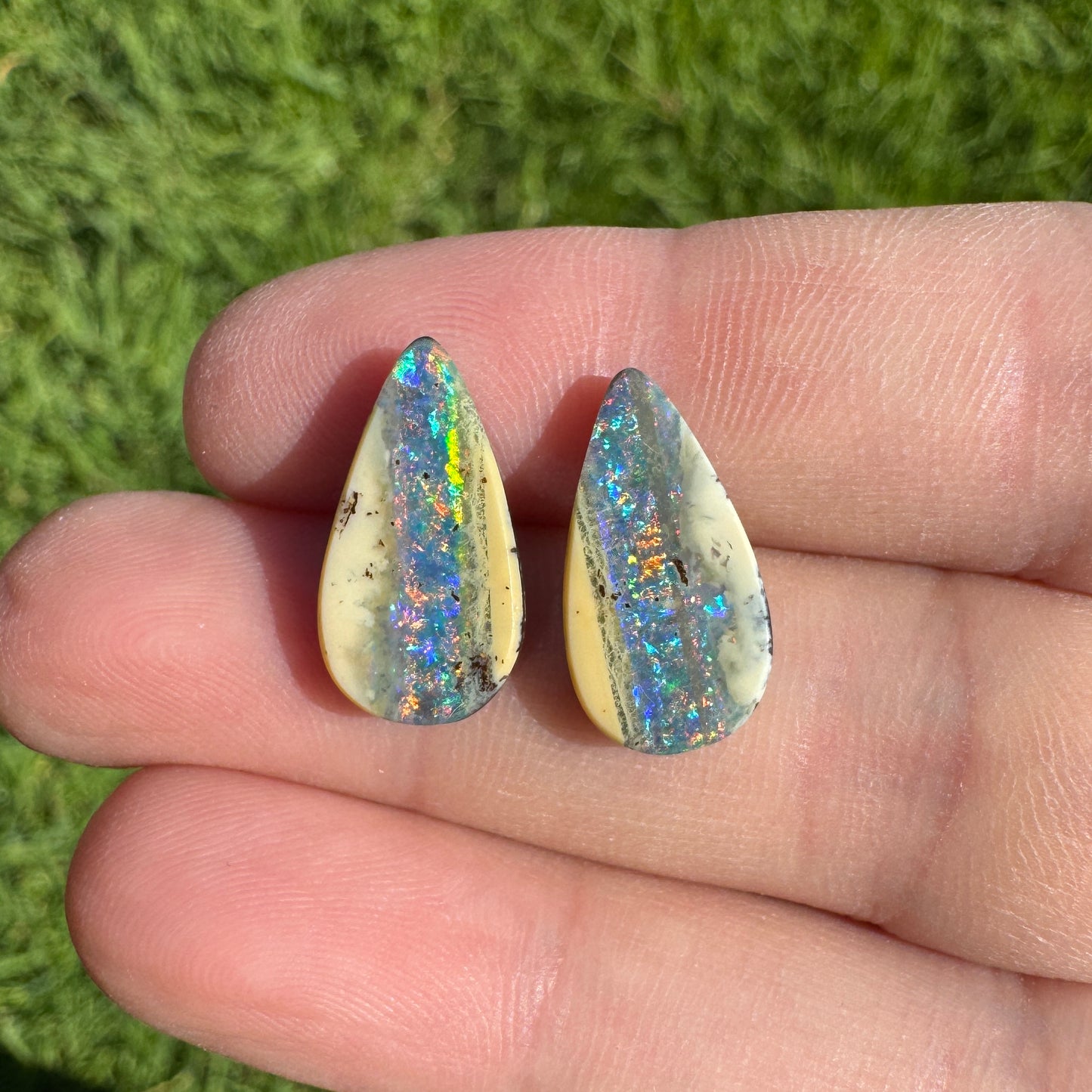 7.78 Ct teardrop boulder opal pair