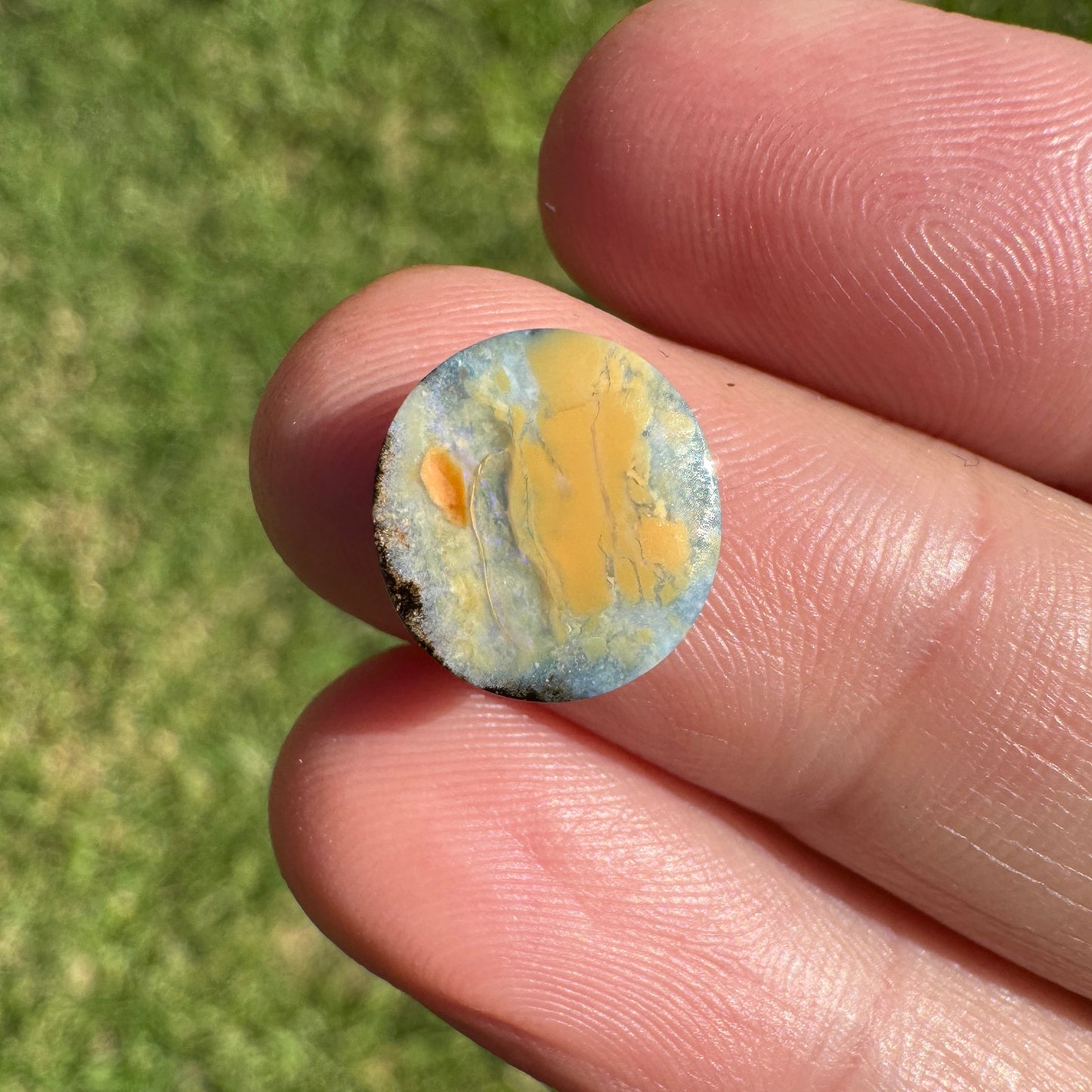 2.87 Ct small boulder opal