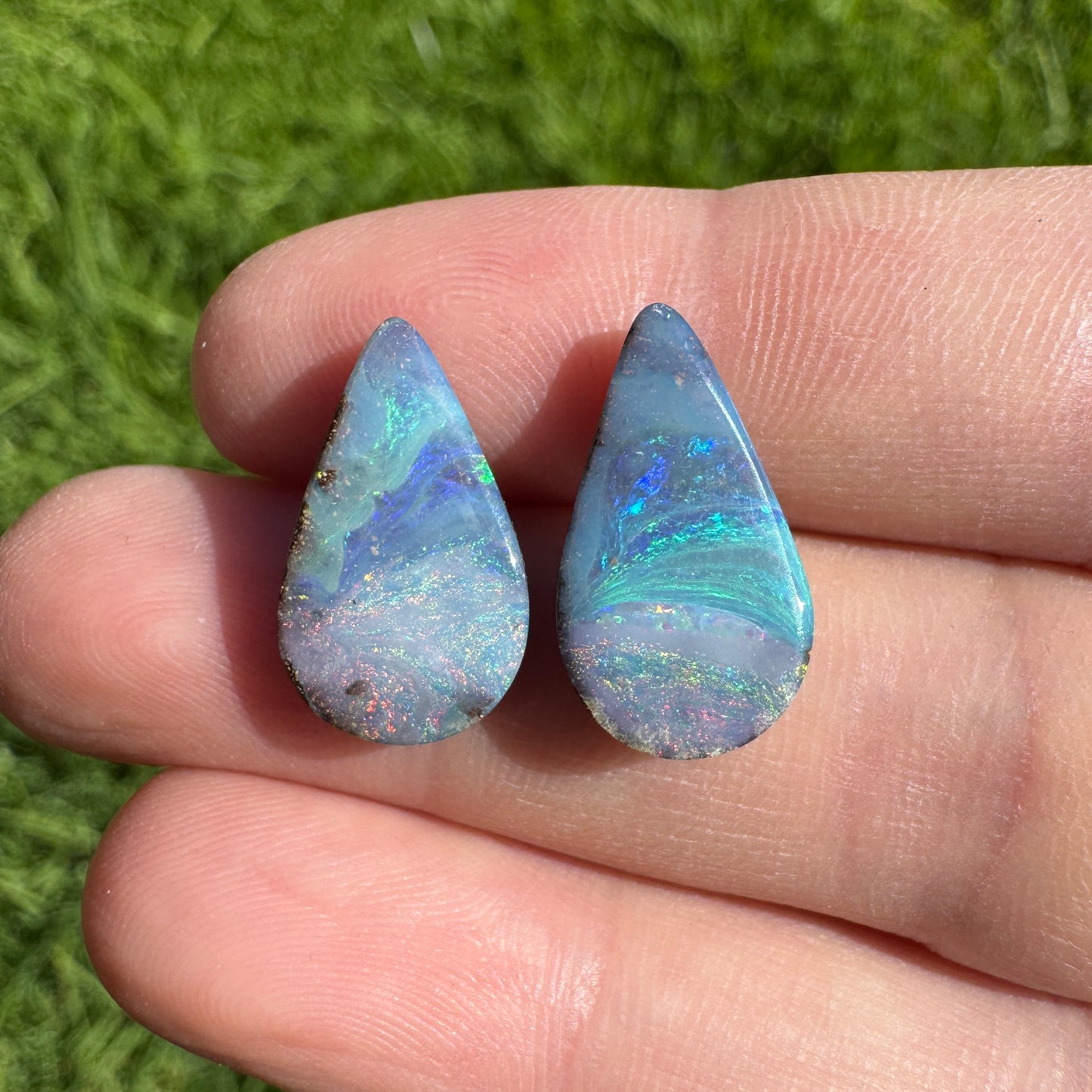 8.84 Ct teardrop boulder opal pair