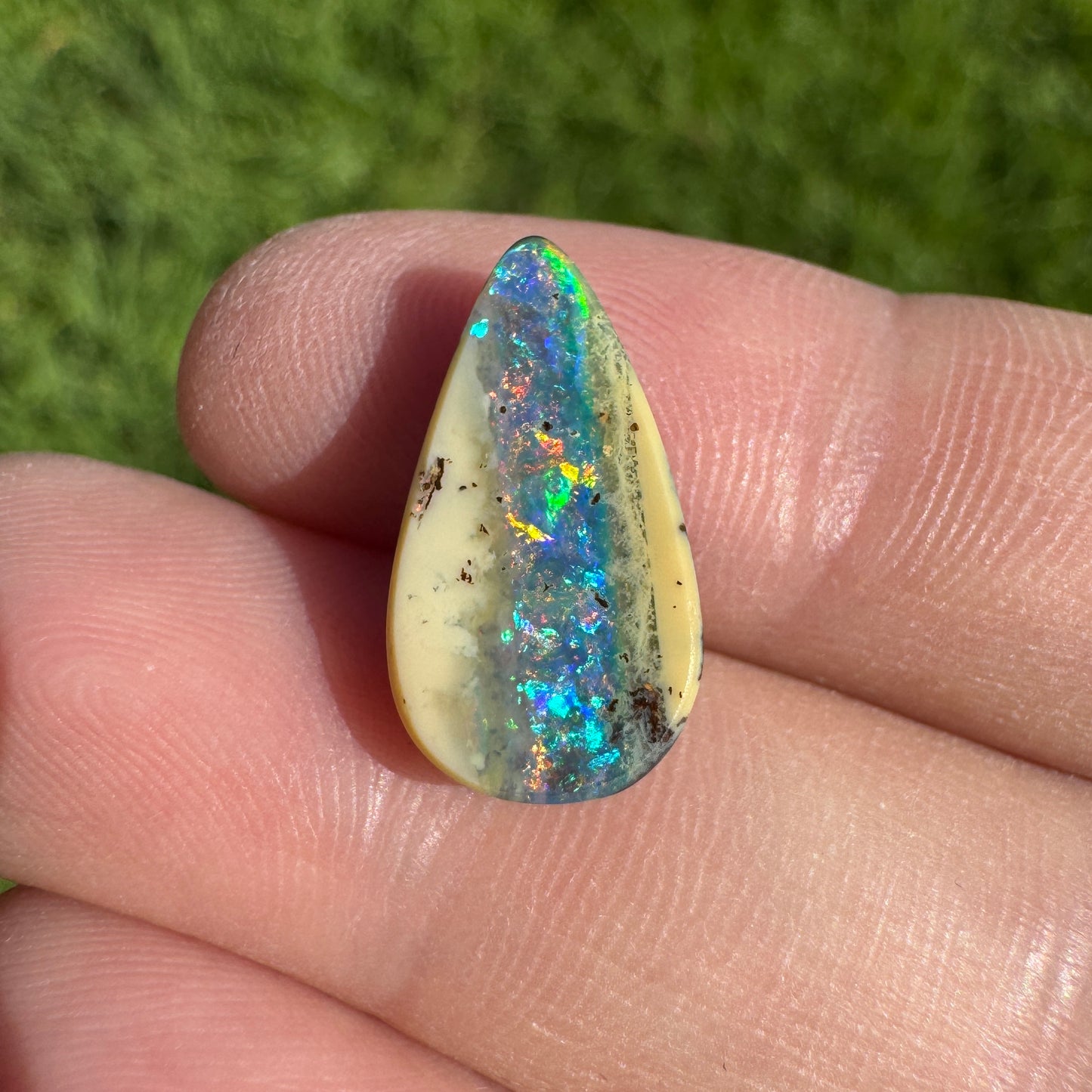 7.78 Ct teardrop boulder opal pair