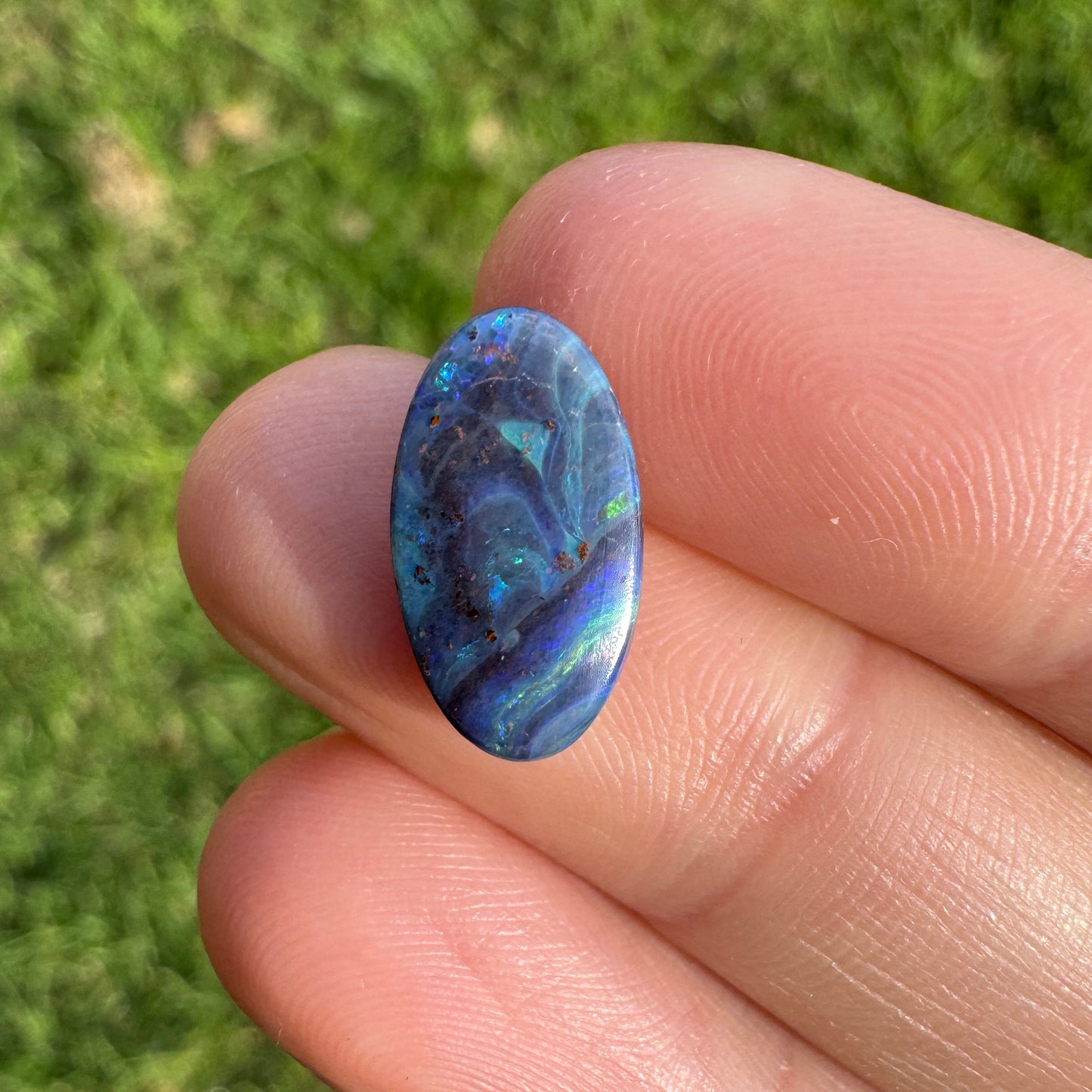 3.38 Ct small boulder opal