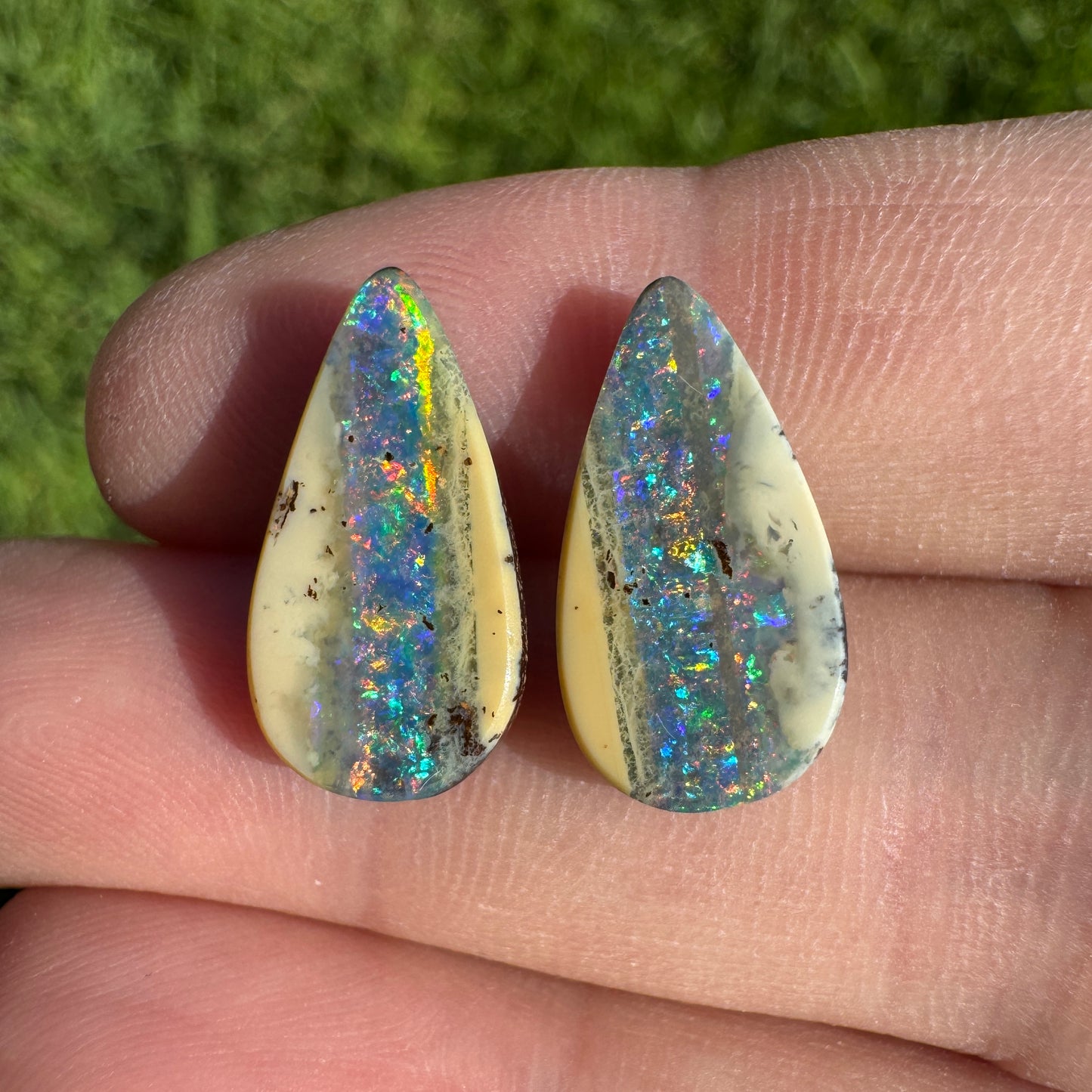 7.78 Ct teardrop boulder opal pair