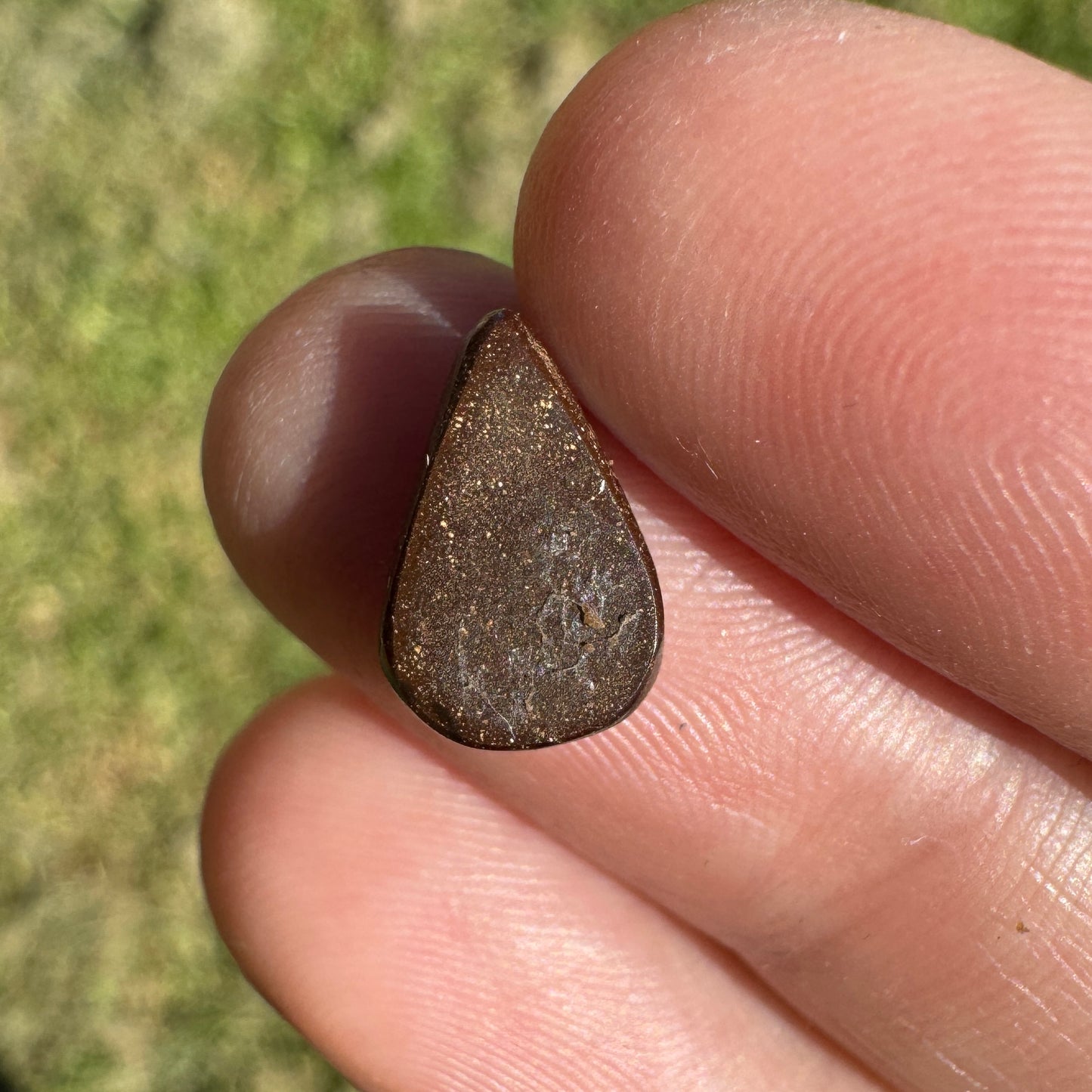 2.00 Ct rainbow teardrop boulder opal
