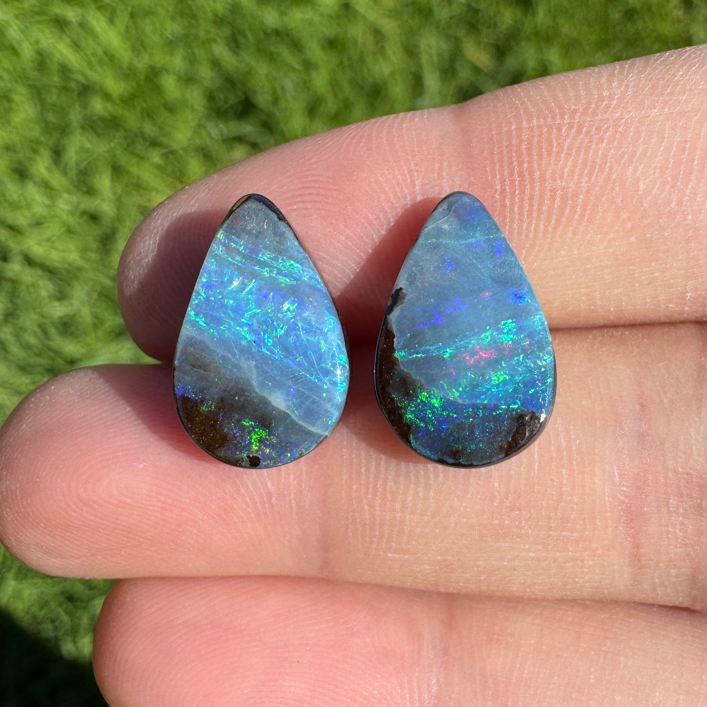 9.78 Ct teardrop boulder opal pair