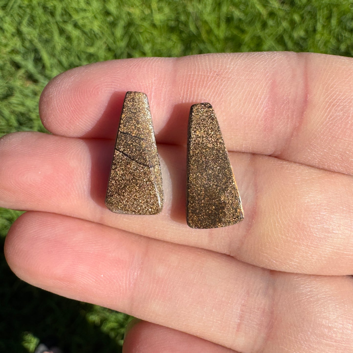 7.74 Ct unique split boulder opal pair