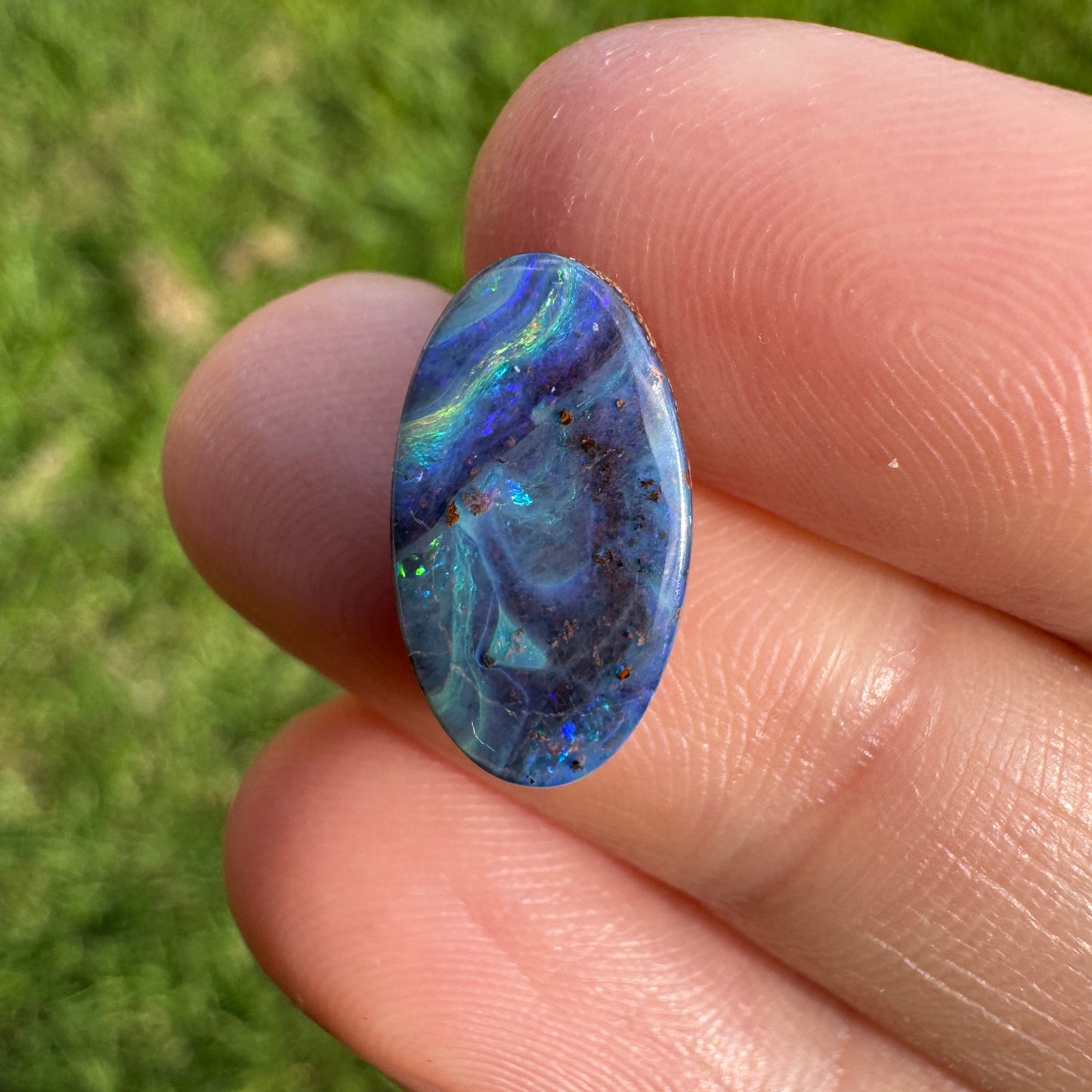 3.38 Ct small boulder opal