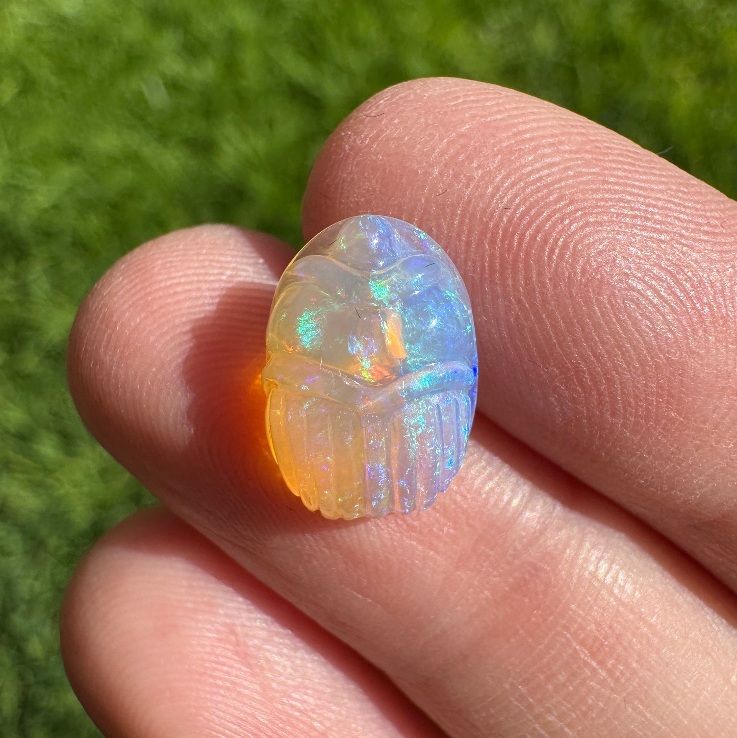 2.98 Ct carved scarab opal