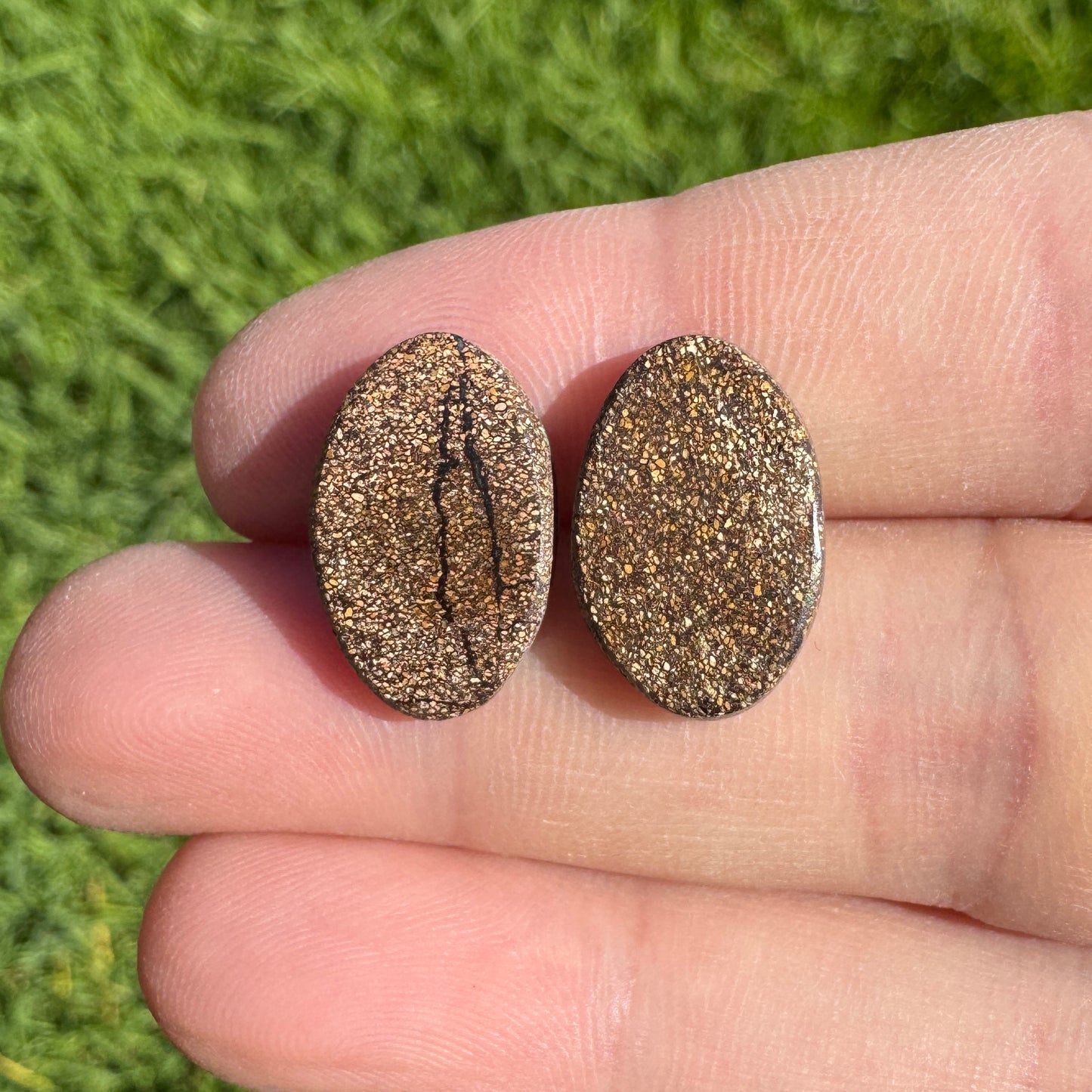 9.25 Ct oval boulder opal pair