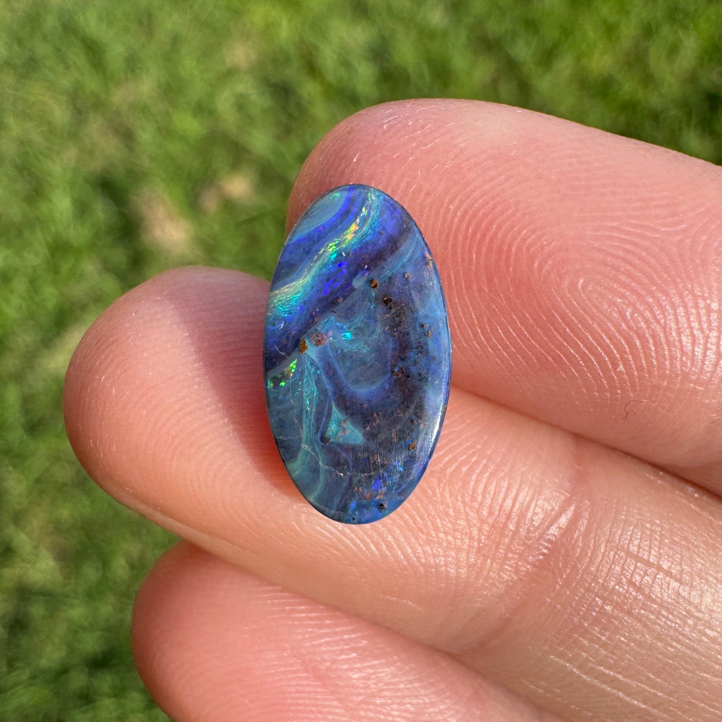 3.38 Ct small boulder opal