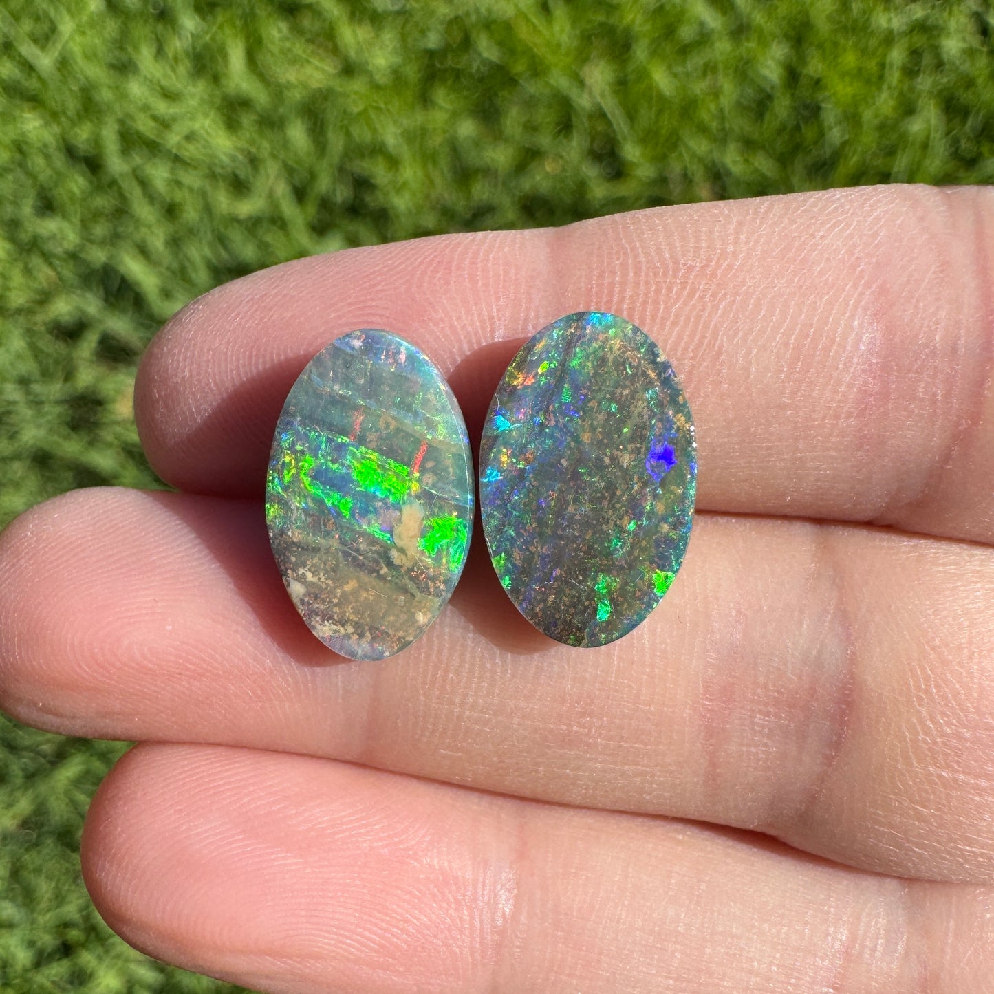 9.25 Ct oval boulder opal pair