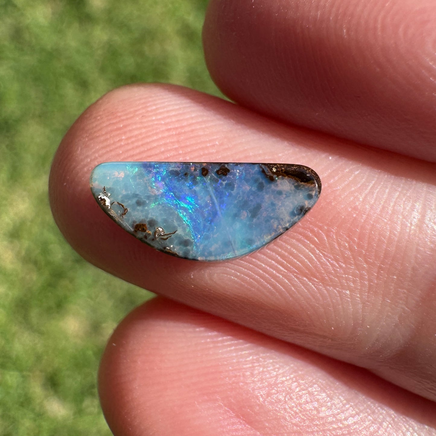 1.65 Ct small boulder opal