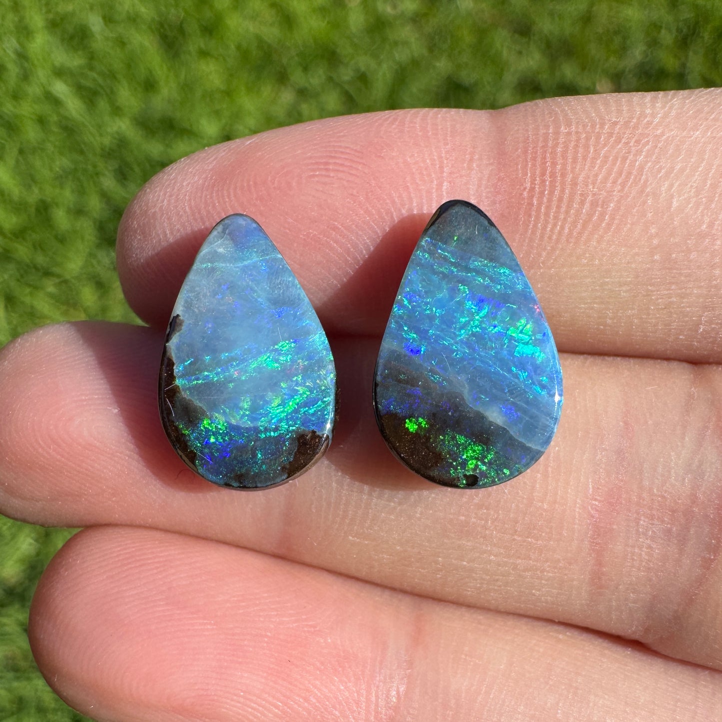 9.78 Ct teardrop boulder opal pair