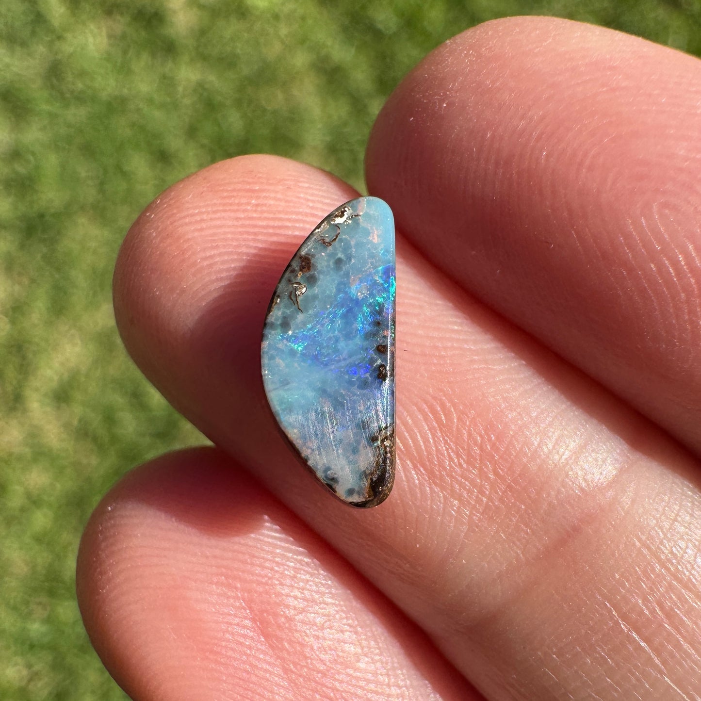 1.65 Ct small boulder opal