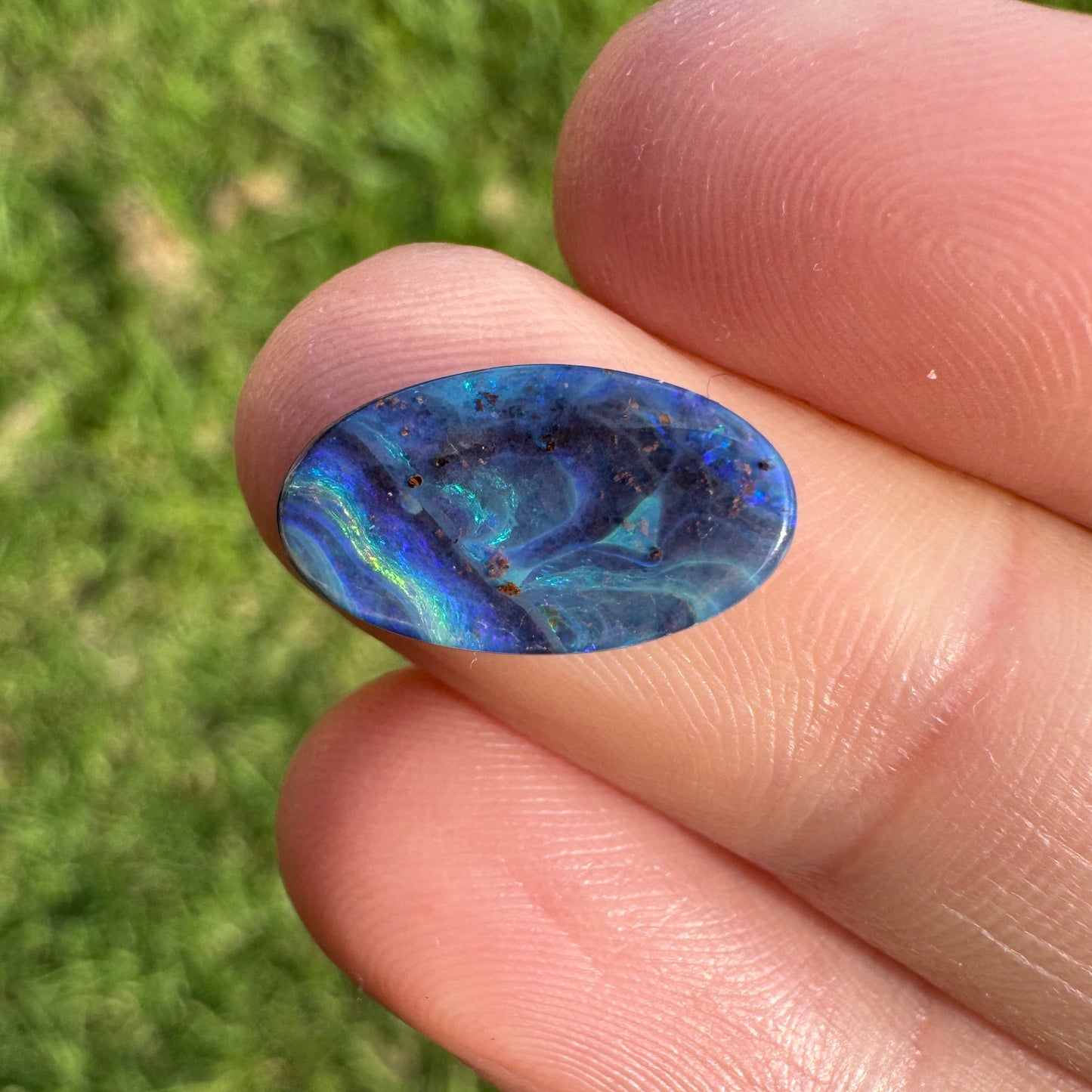 3.38 Ct small boulder opal