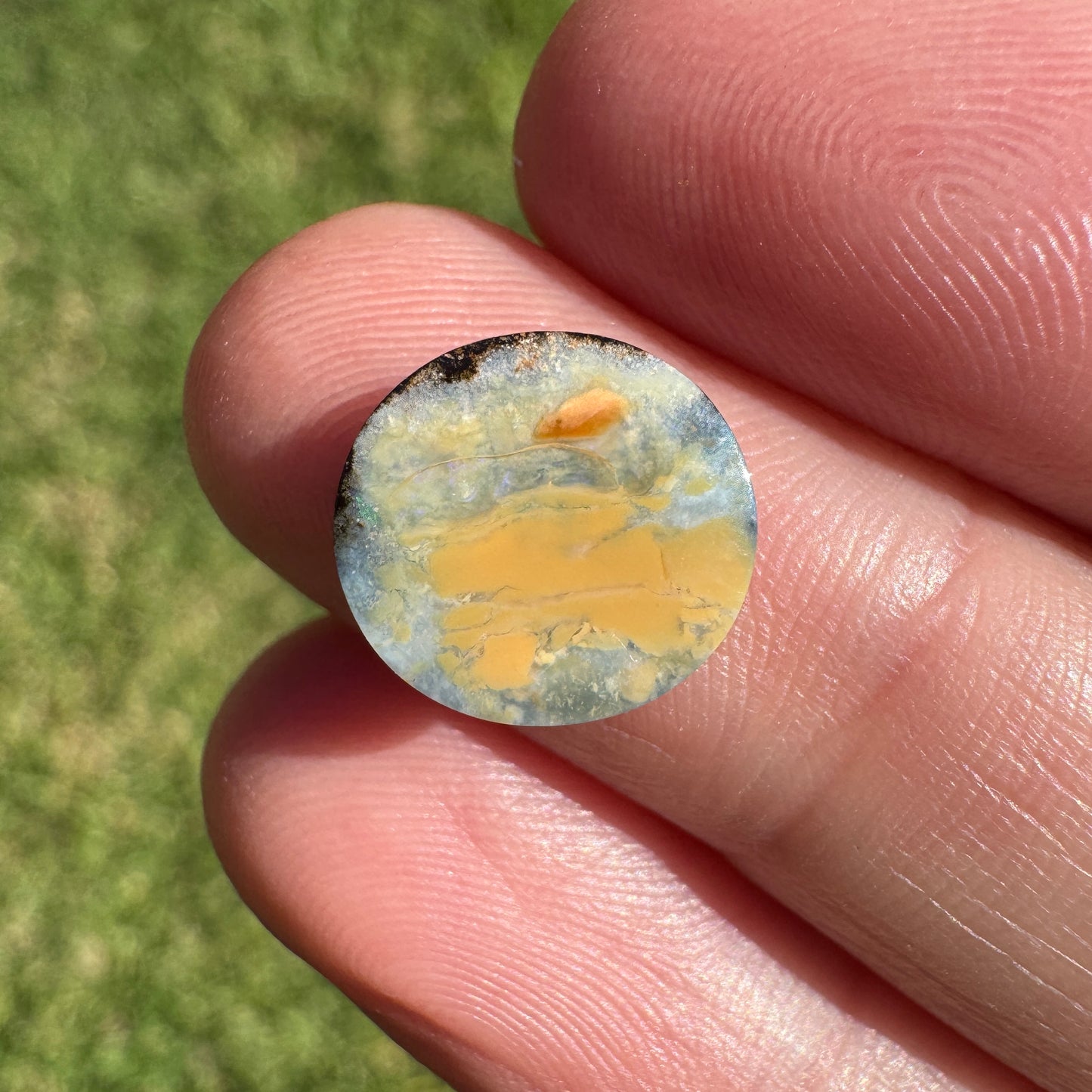 2.87 Ct small boulder opal