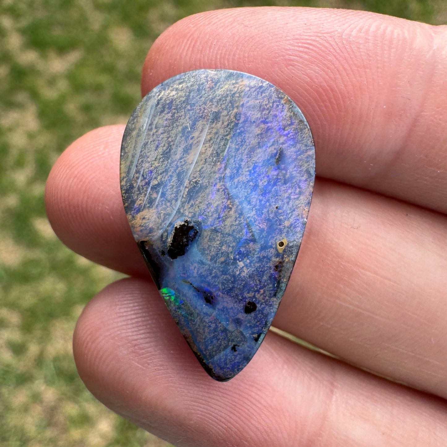16.97 Ct large teardrop boulder opal