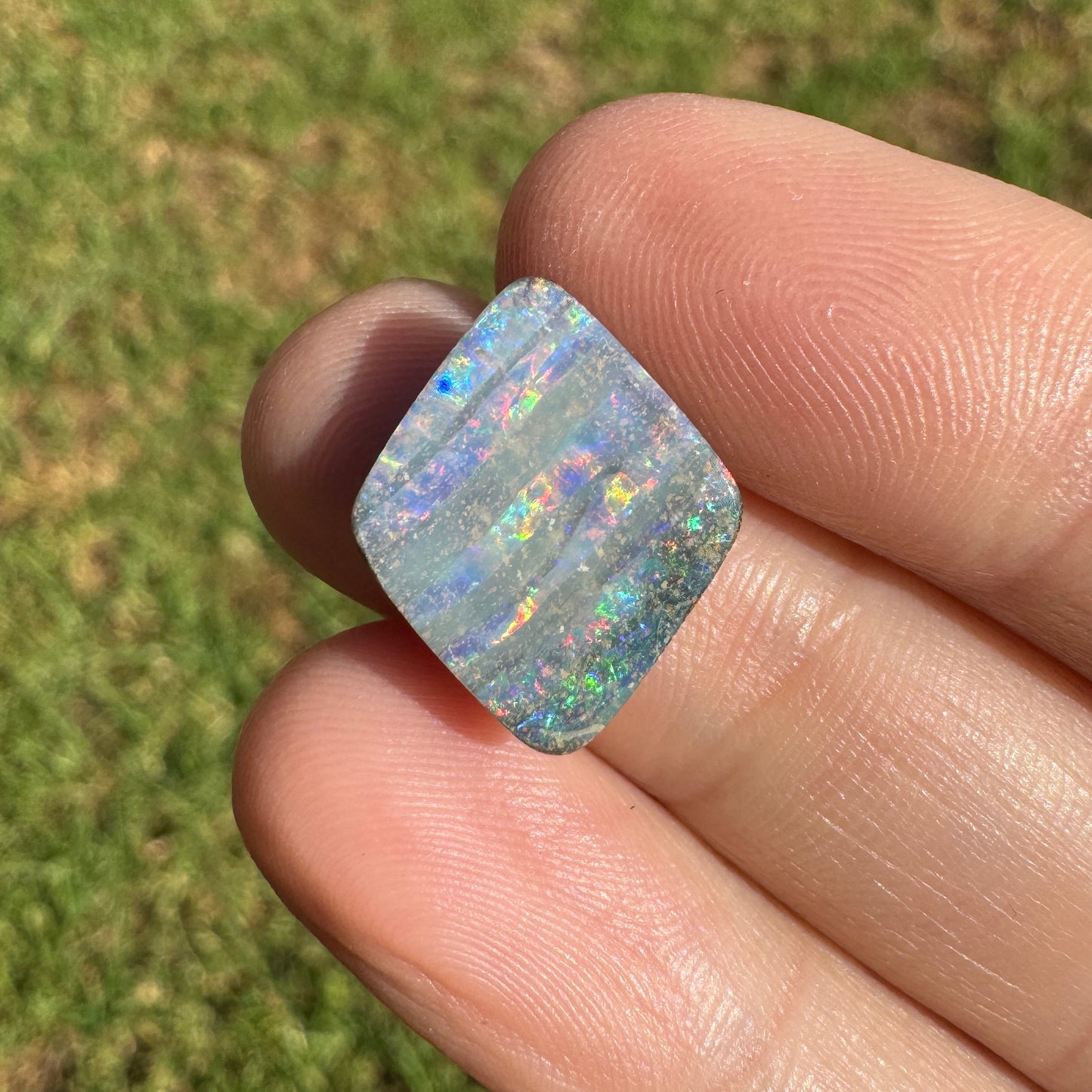4.61 Ct rainbow stripe boulder opal