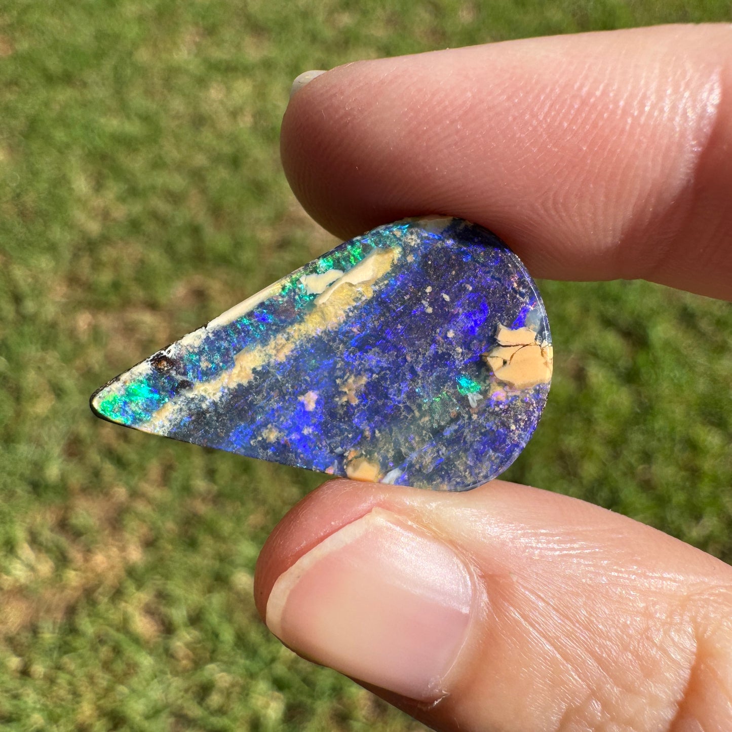 12.25 Ct teardrop boulder opal