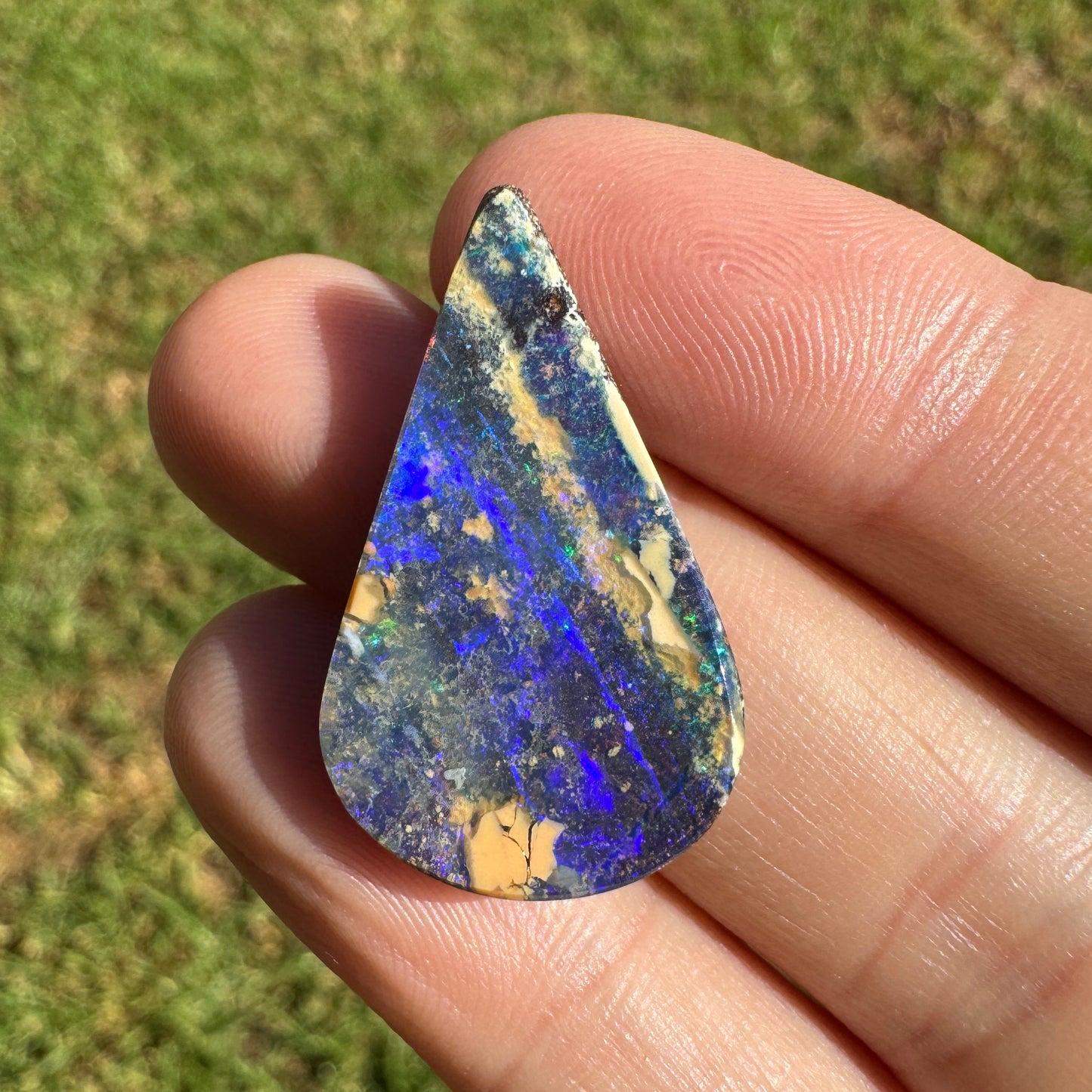 12.25 Ct teardrop boulder opal
