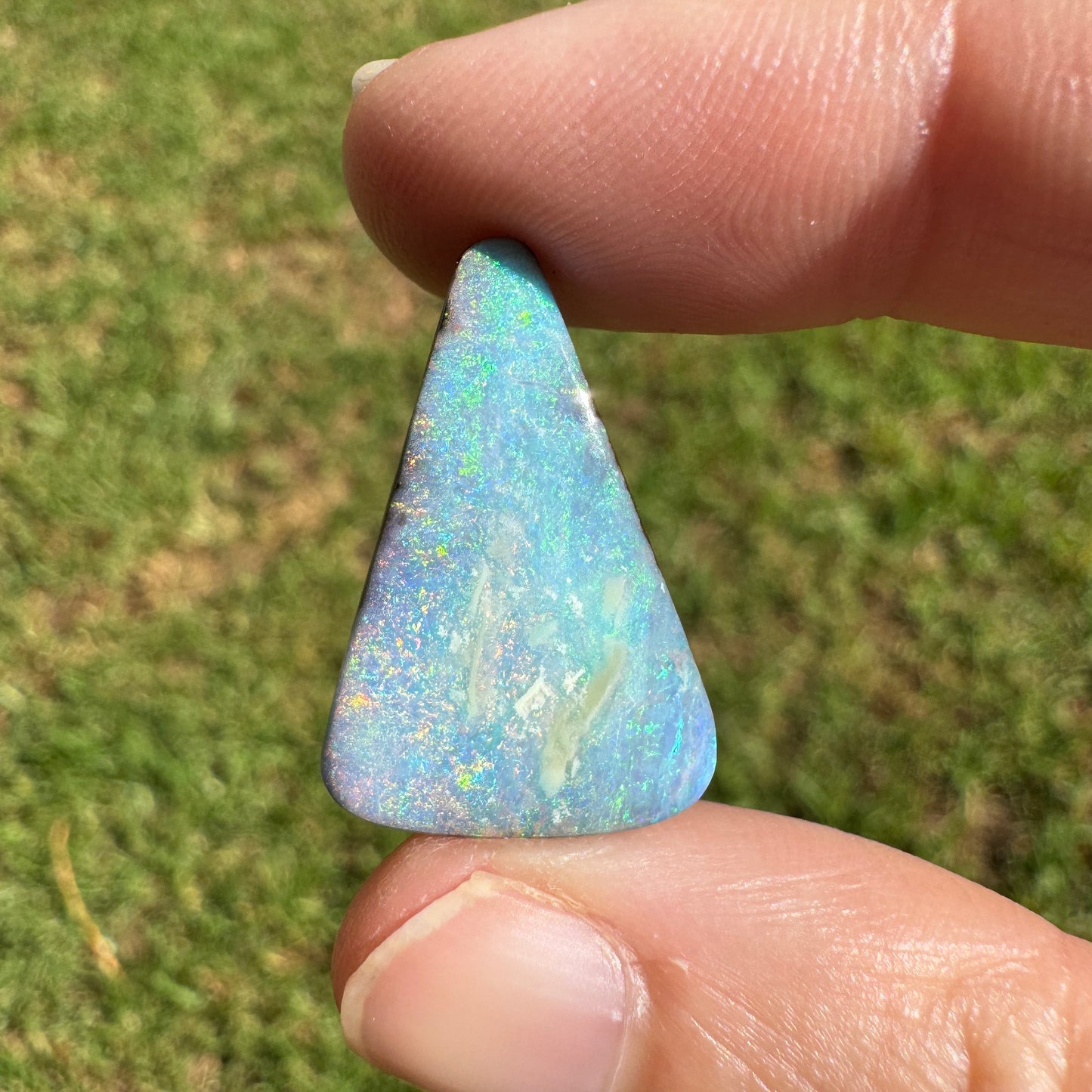 15.60 Ct triangle boulder opal