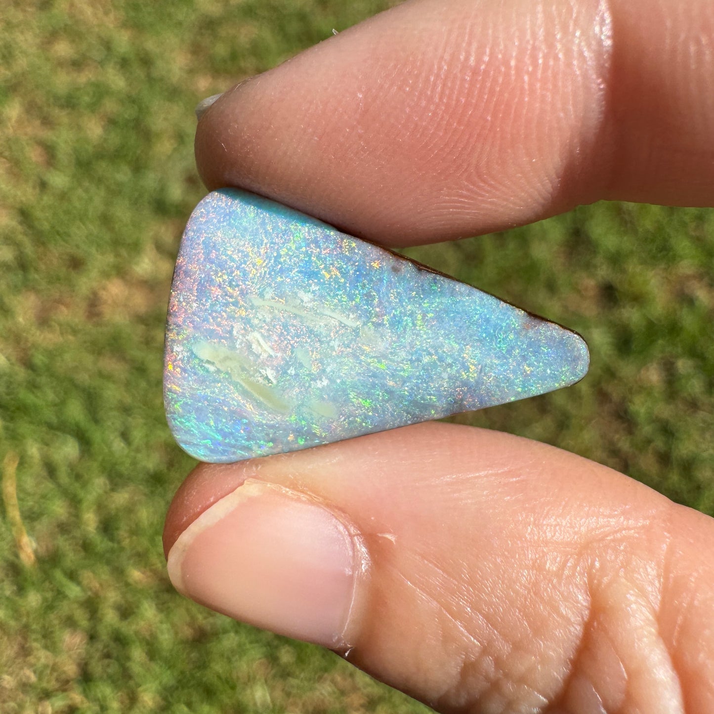 15.60 Ct triangle boulder opal