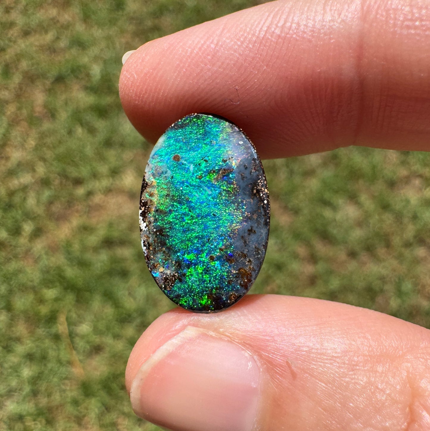 9.31 Ct oval boulder opal
