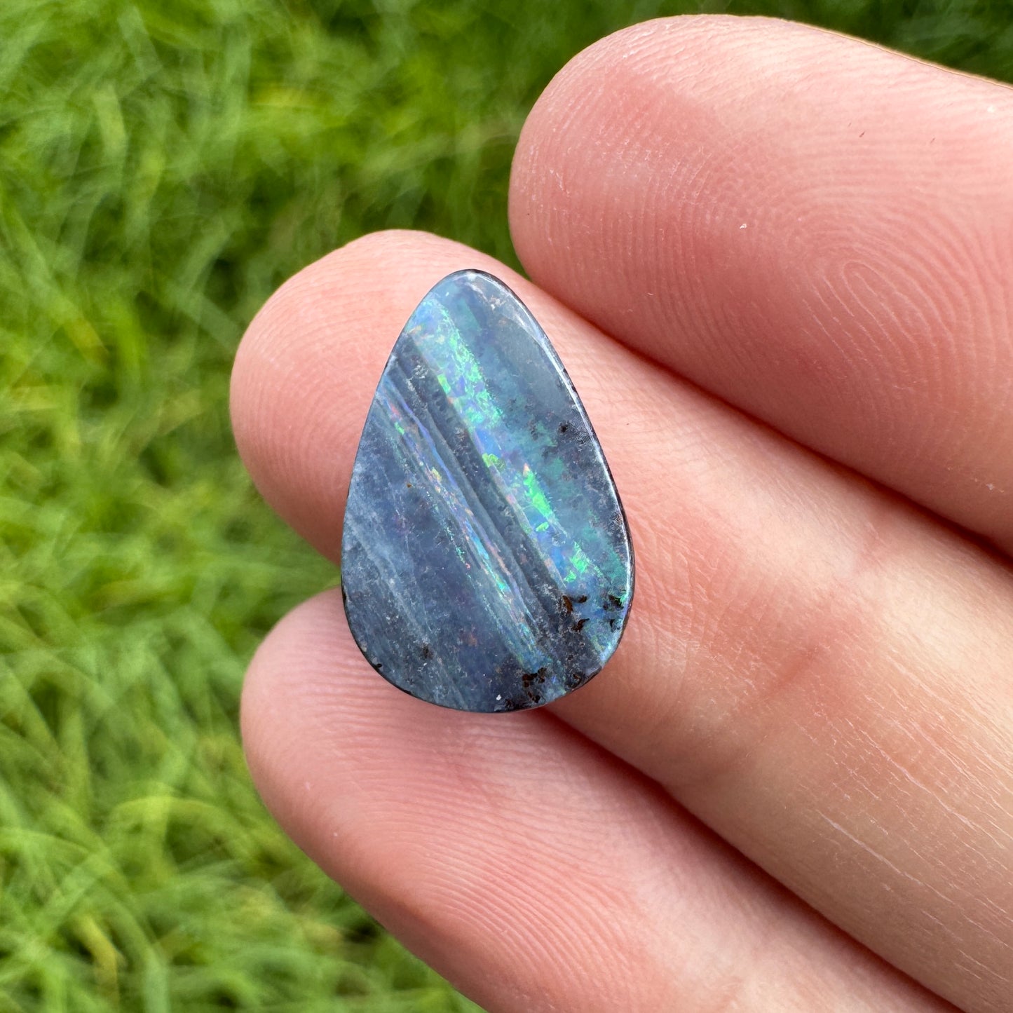 3.24 Ct small boulder opal