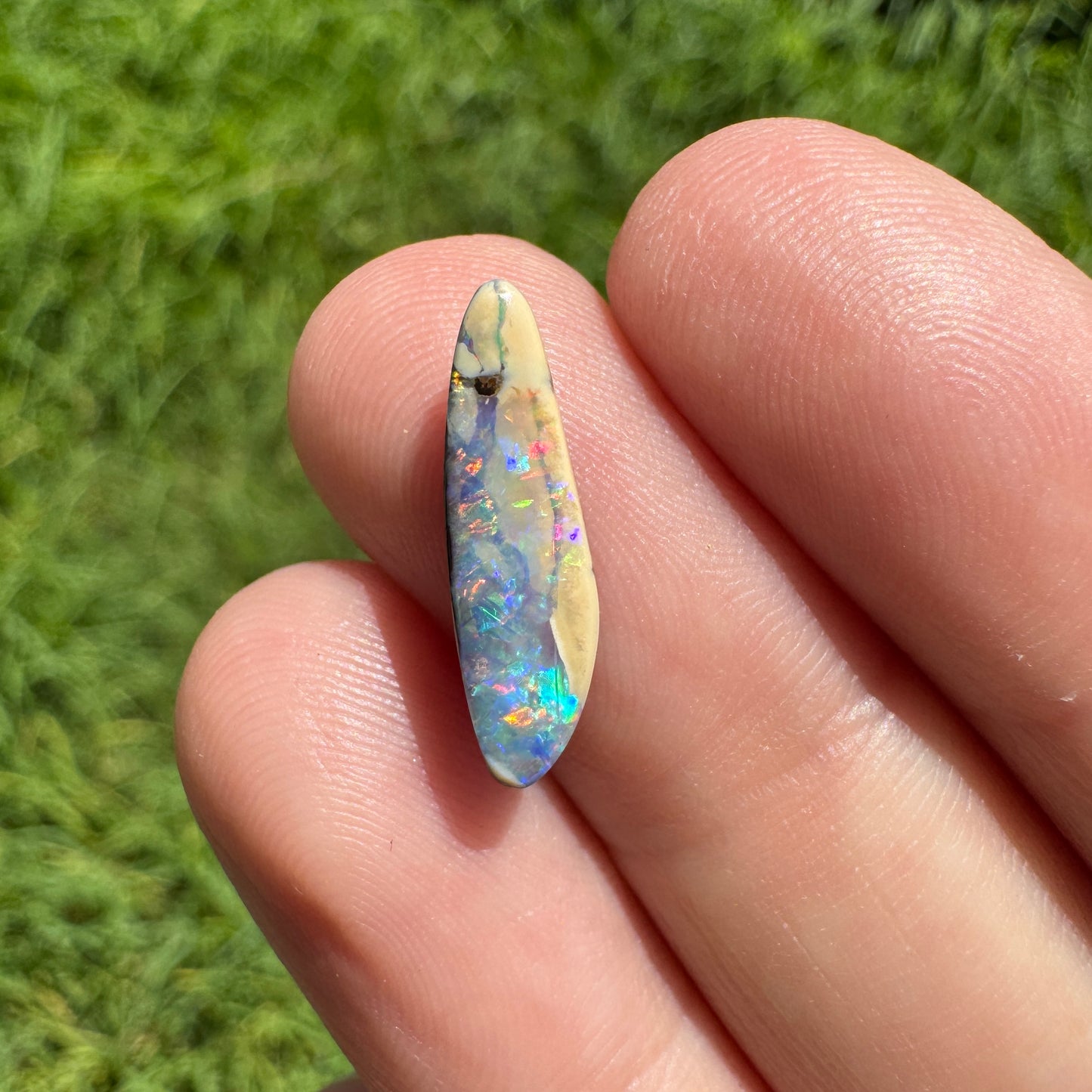 1.77 Ct small boulder opal