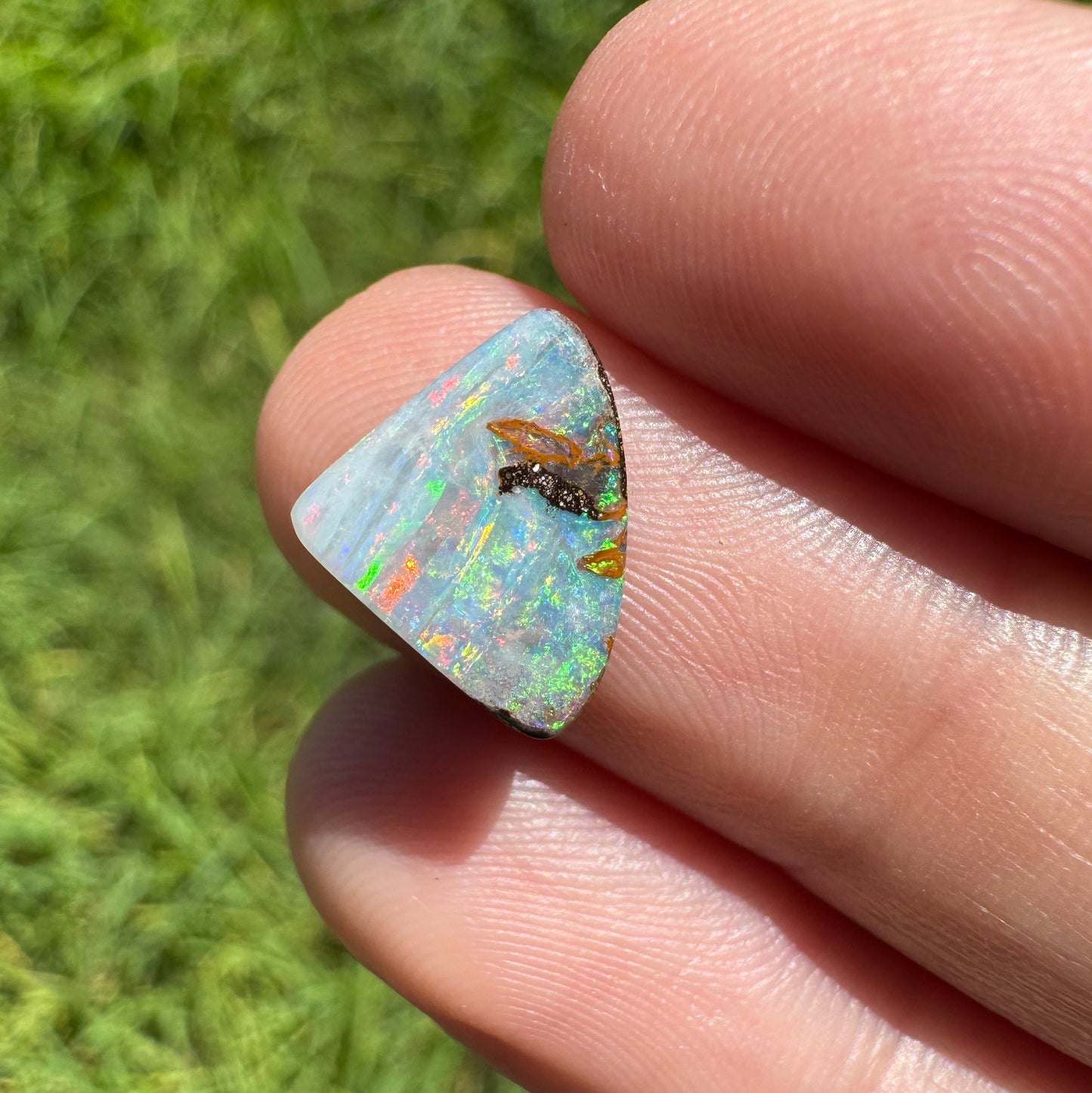 2.33 Ct small boulder opal